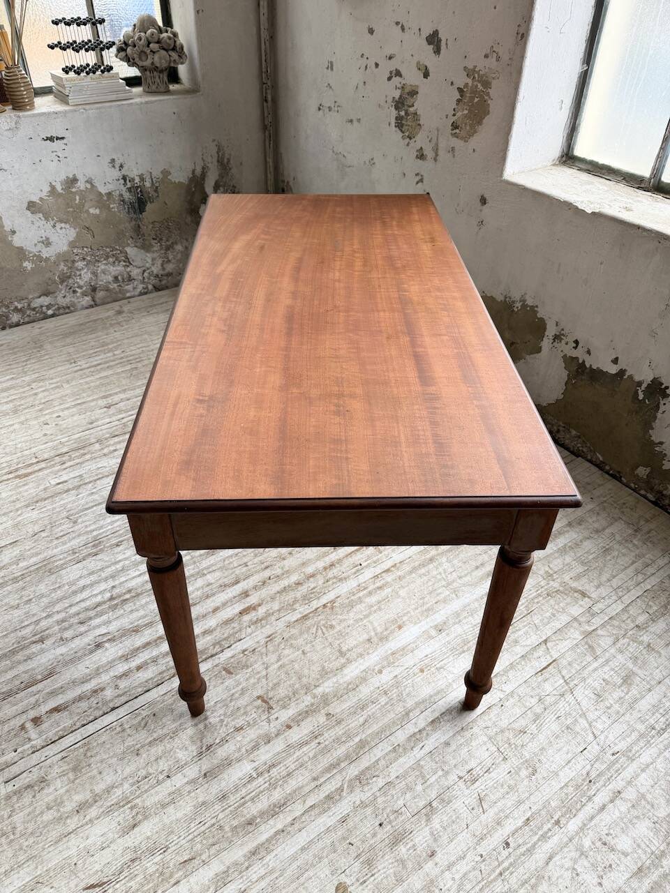 Turned leg cherry table 160cm