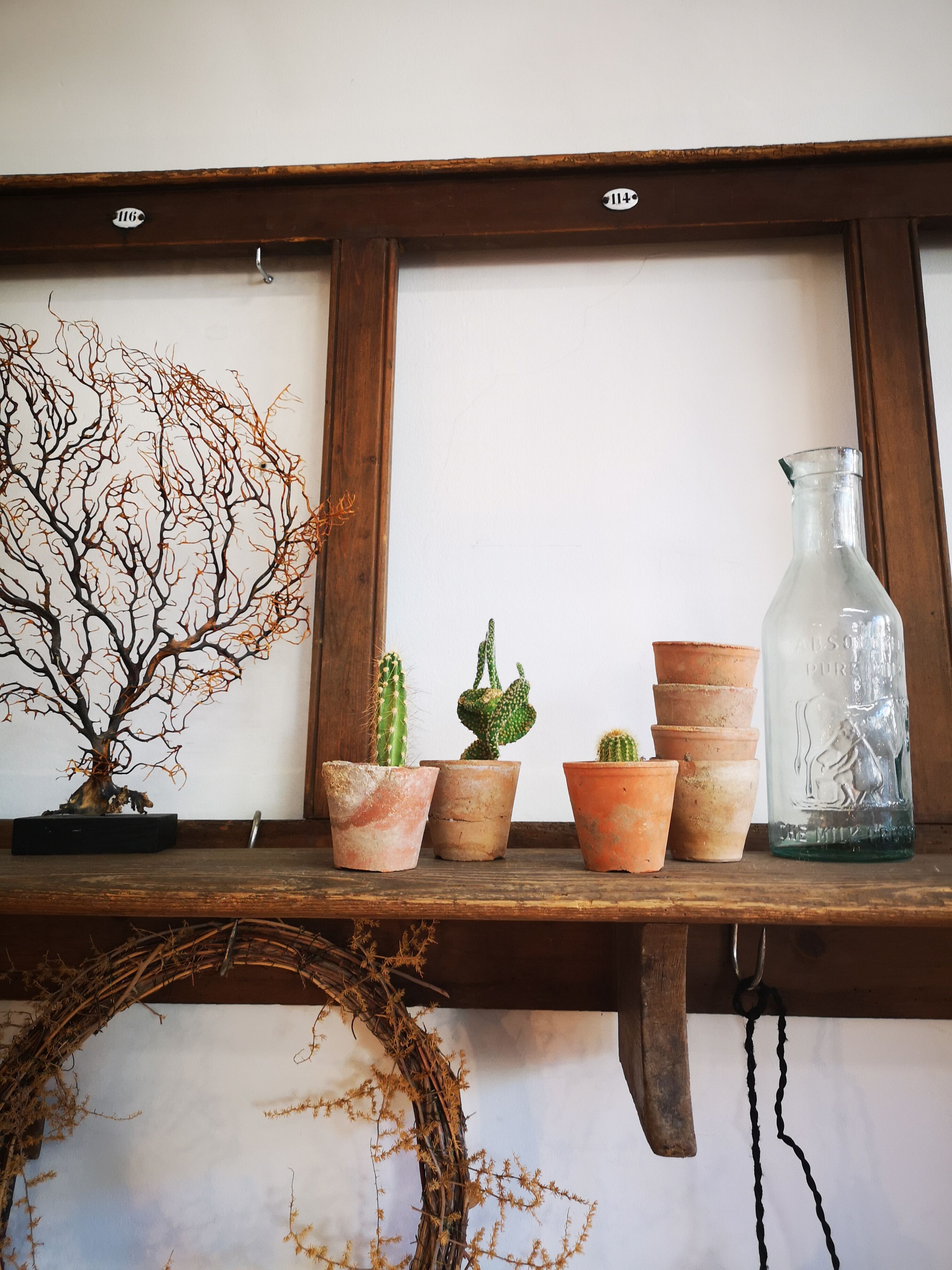Country style shelf