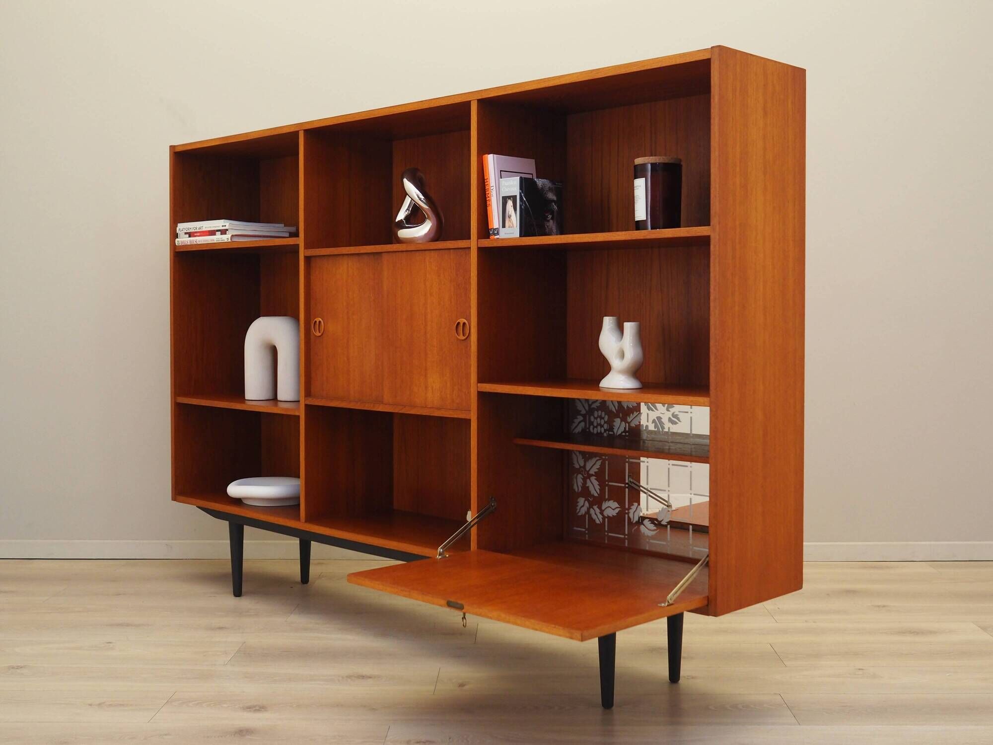 Bibliothèque en teck, design danois, années 1970, production : Danemark
