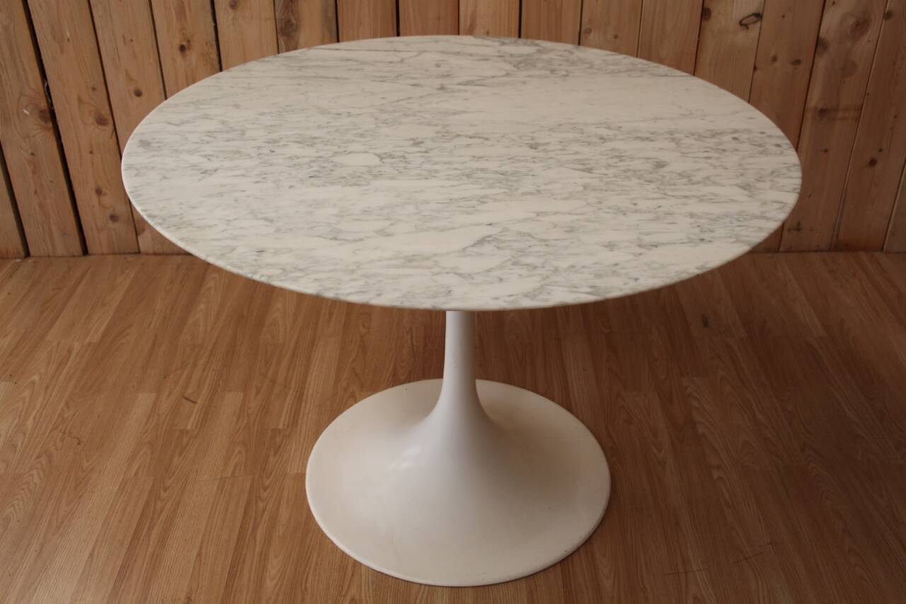 Round table Tulip in Calacatta marble by Eero Saarinen - Ø 107 cm - Knoll