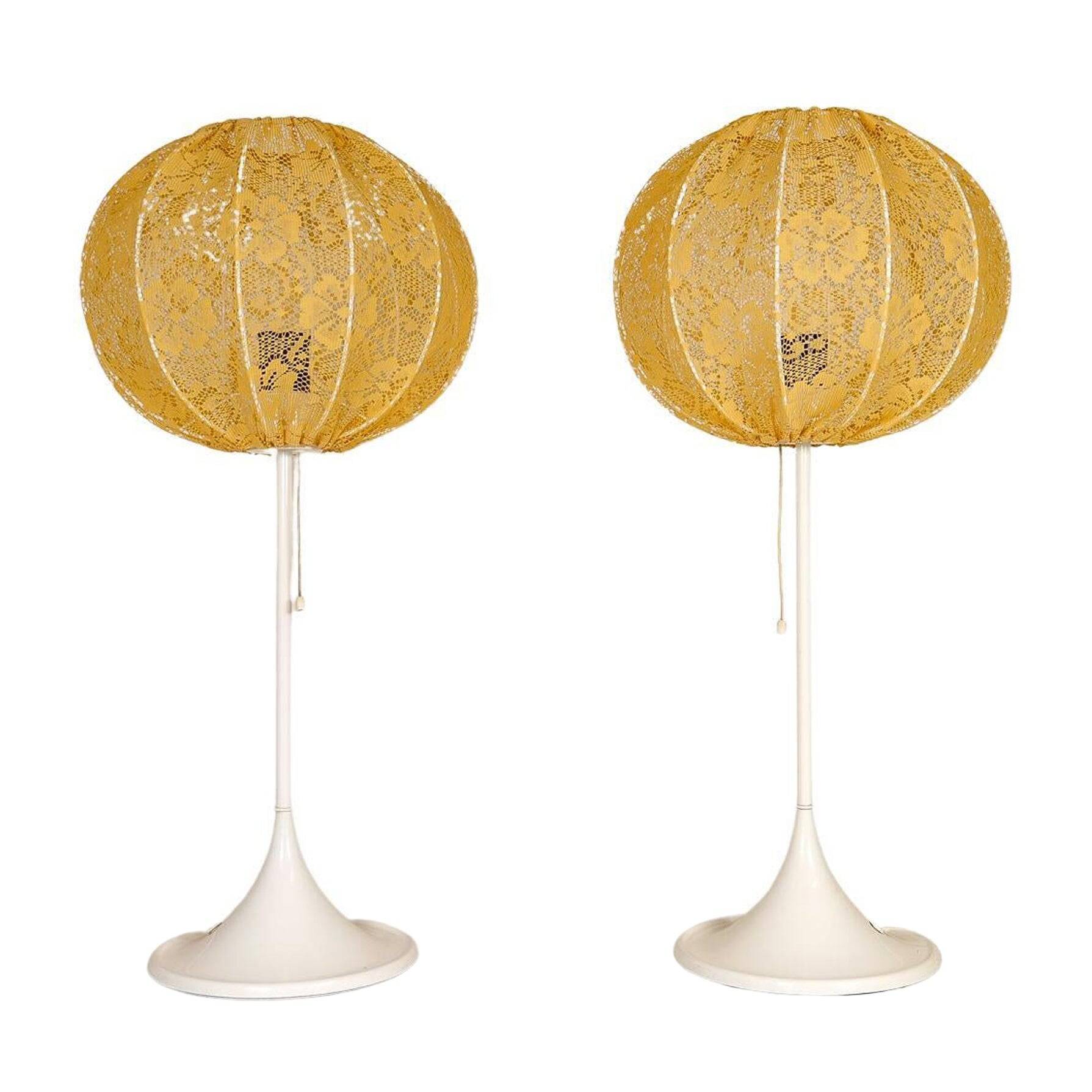 Pair of Bergboms B-024 mid-century modern table lamps, 1960s, Sweden.