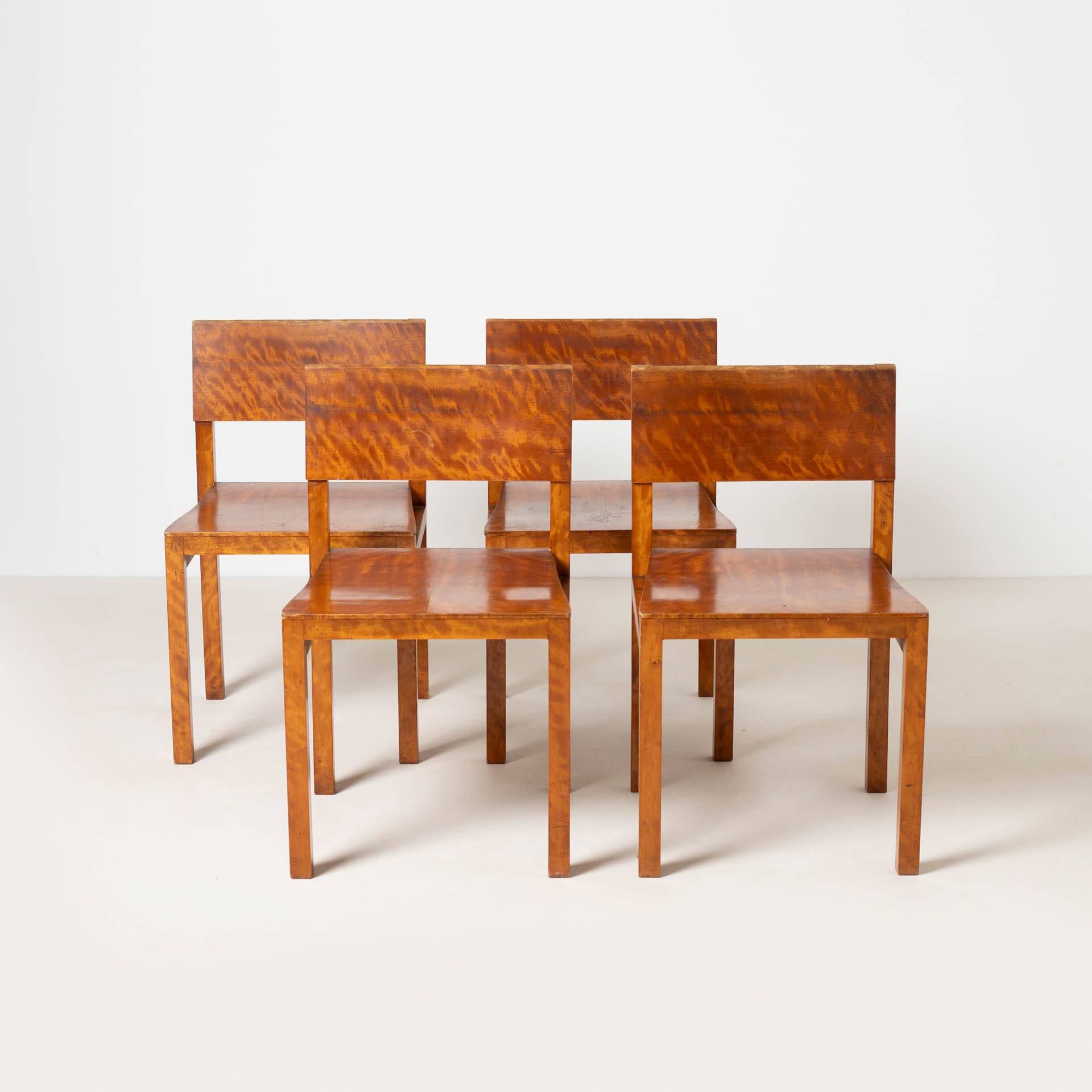 Set of 4 unique Bauhaus modernist dining chairs in birch, Prague, 1940s.