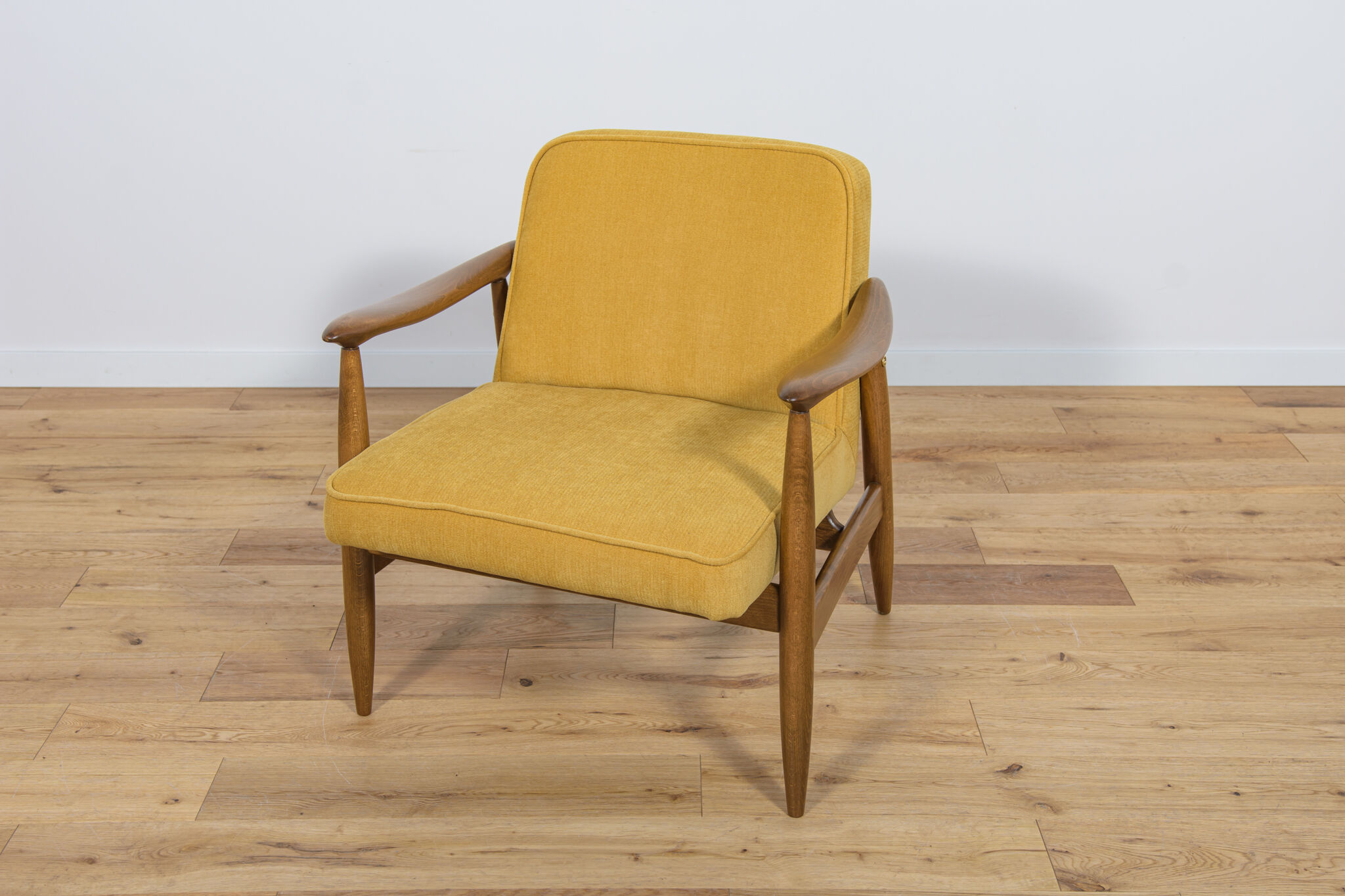 GFM-87 armchairs by Juliusz Kedziorek for Gościcińskie Furniture, 1960s, Set of 2