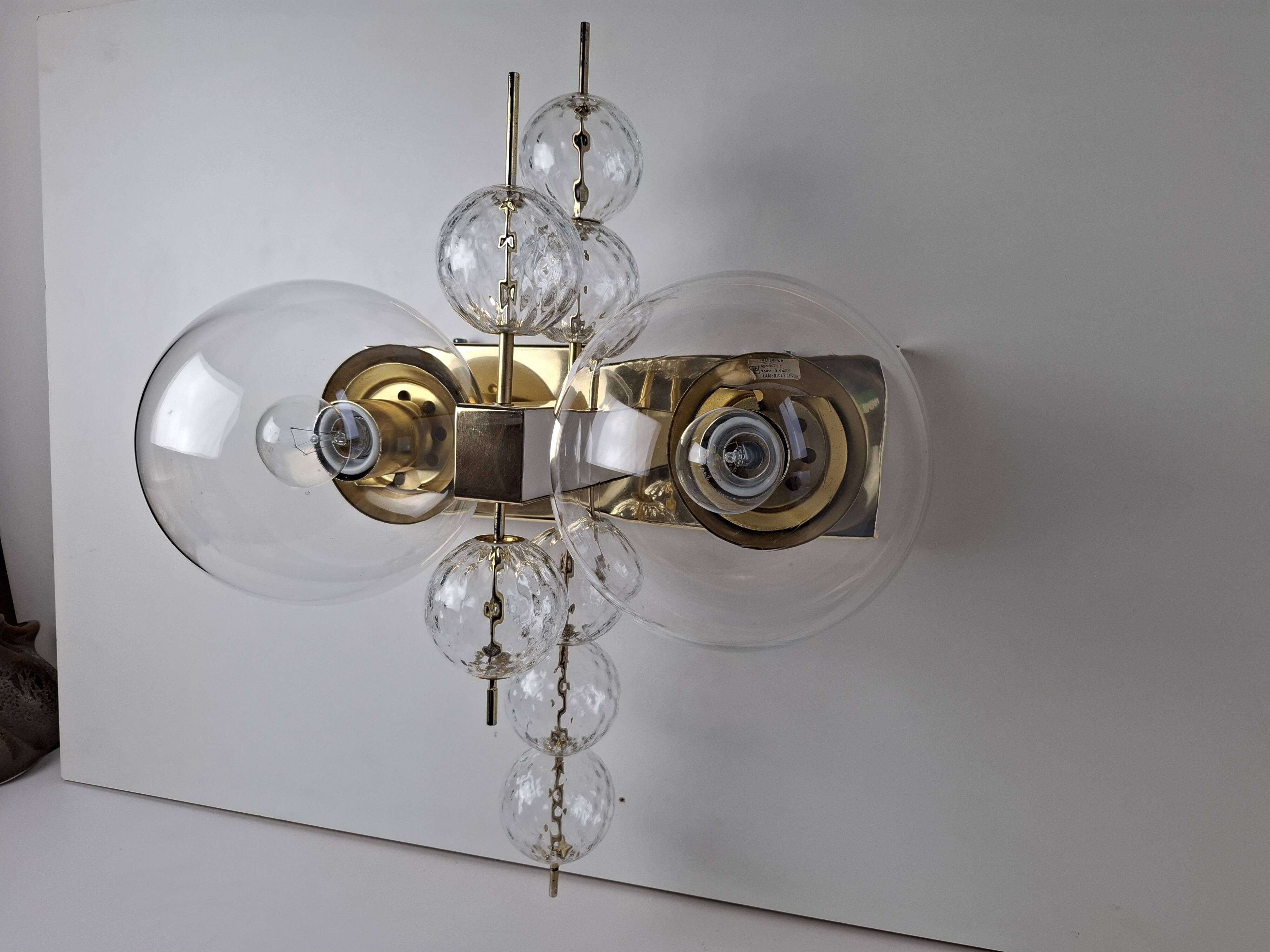 Applique murale tchèque en laiton et verre du milieu du siècle, par Kamenický Šenov, années 1970