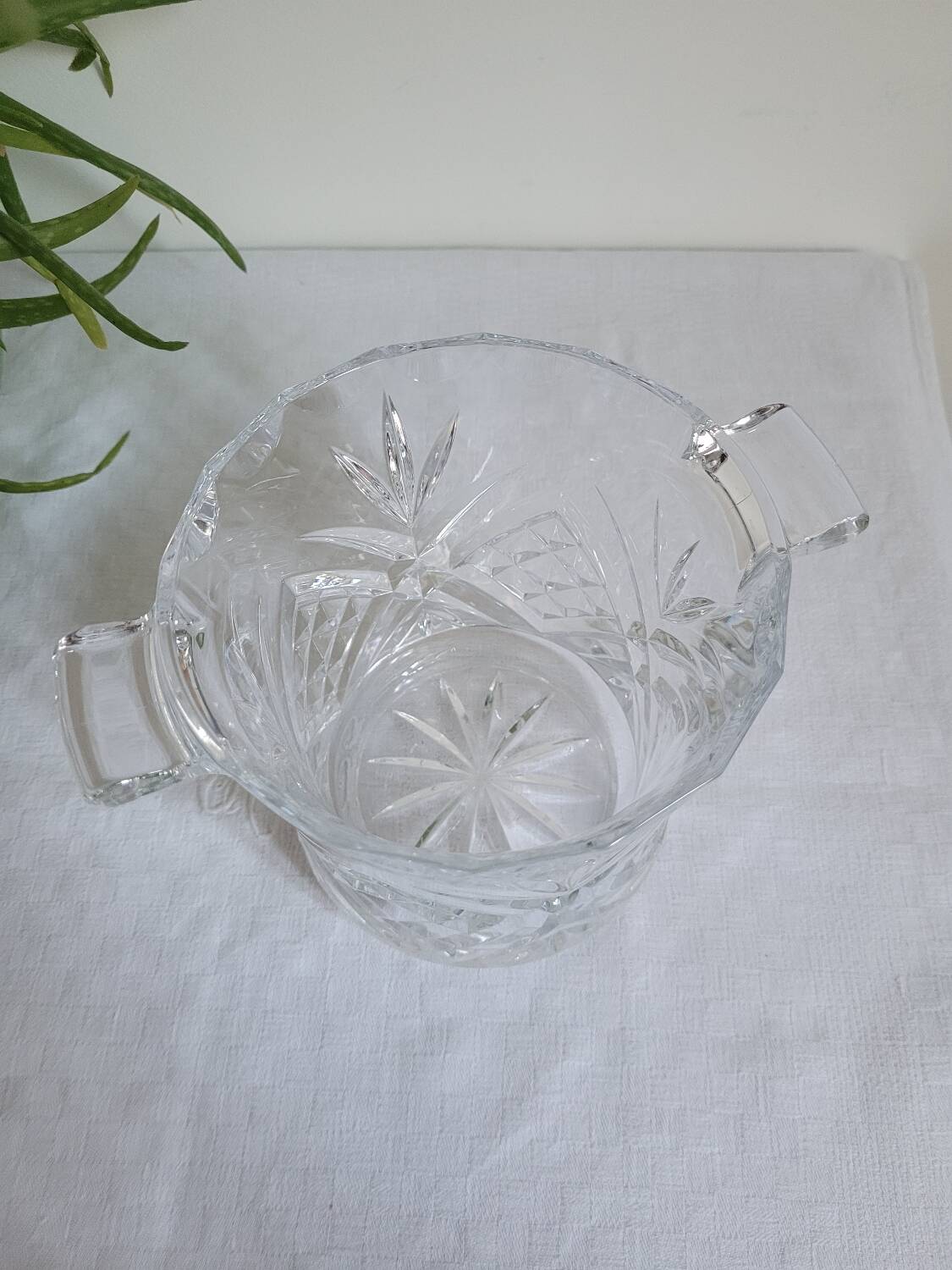 Champagne bucket or crystal ice bucket