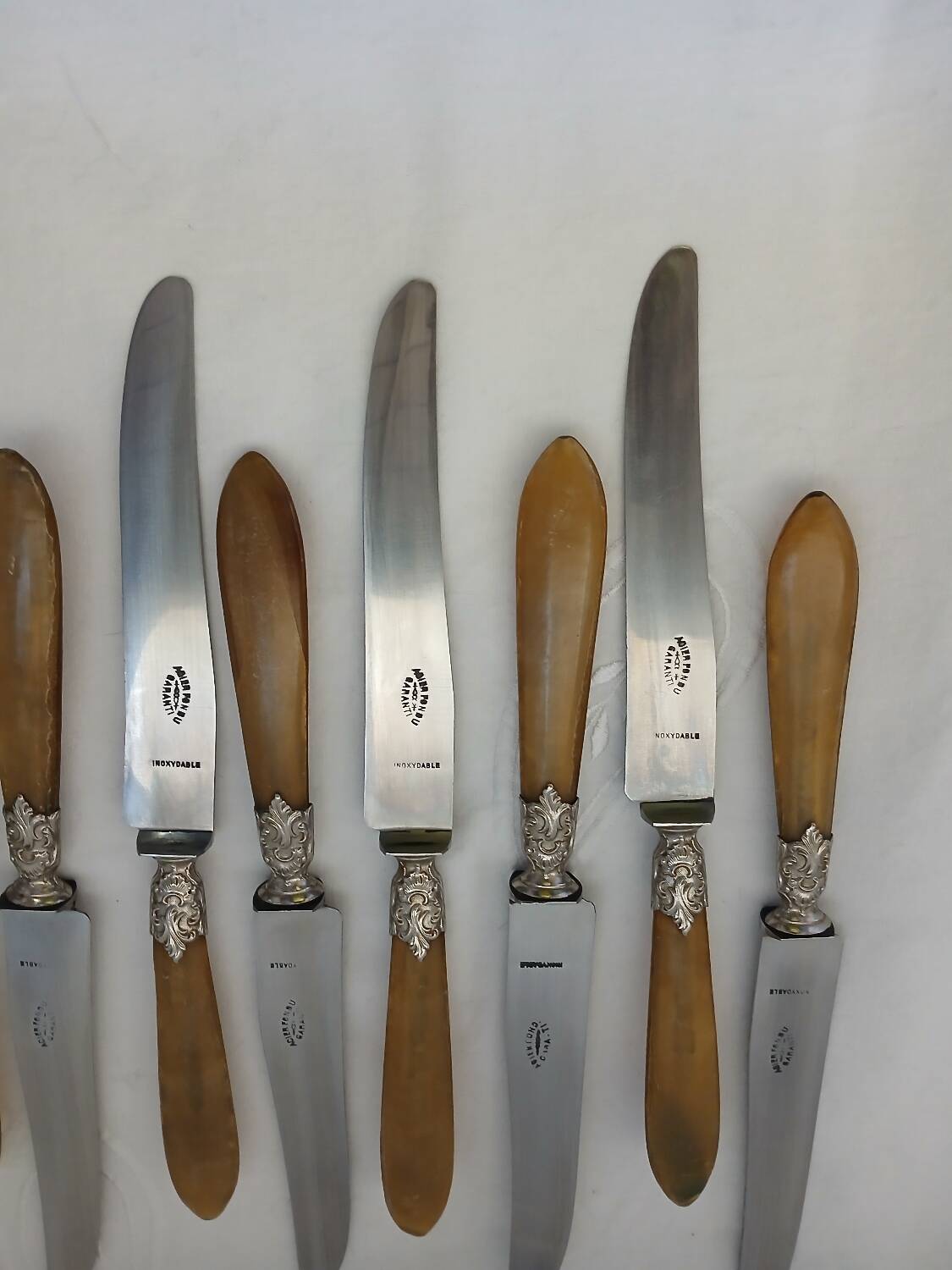 10 antique horn and steel knives
