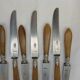10 couteaux anciens en corne et acier