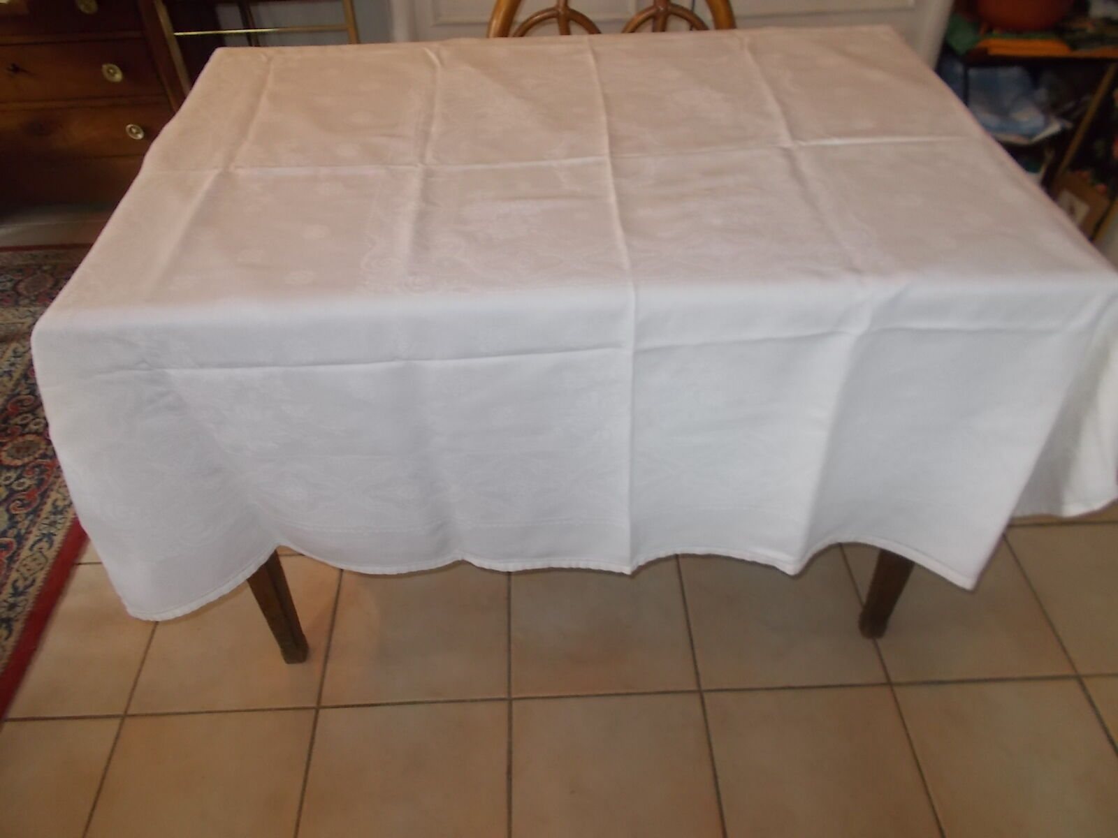 Damask tablecloth 150 x 145