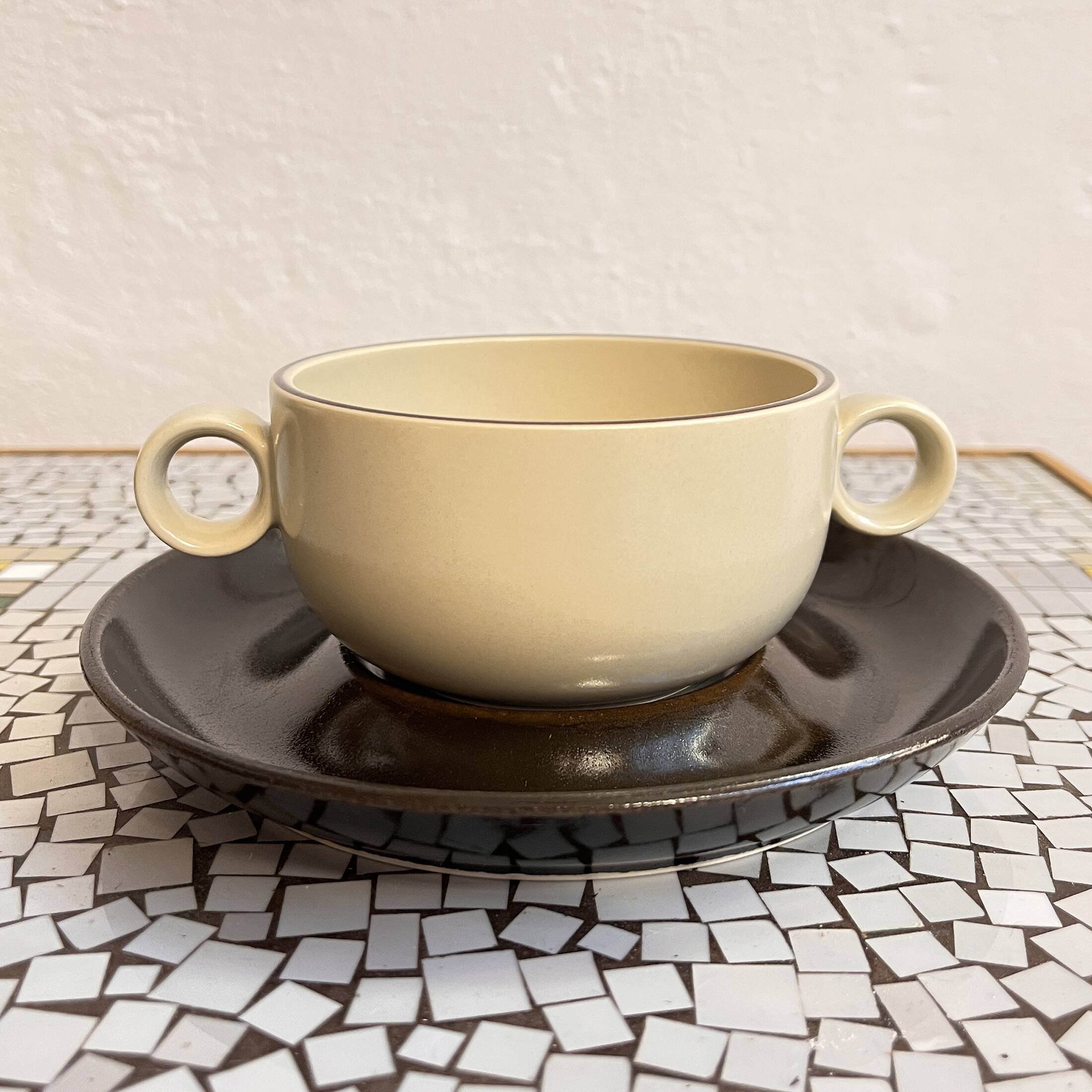 Bouillon with saucer designed by W. Karnagel Rosenthal Studio-line, Germany 1970s.