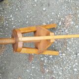 Round screw stool