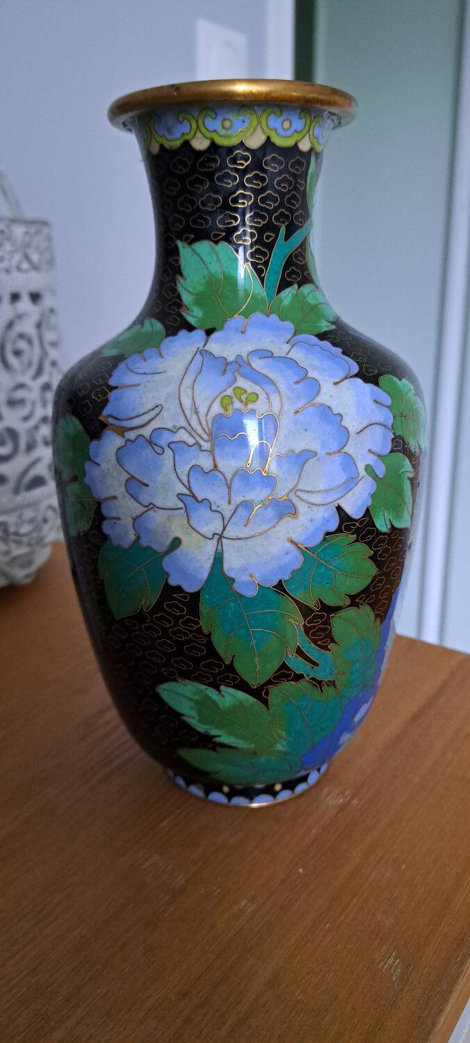 Chinese cloisonné vase
