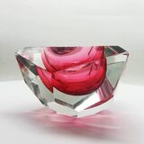 1960s Pink Multifaceted Triangular Ashtray or Catch-all in Murano Glas