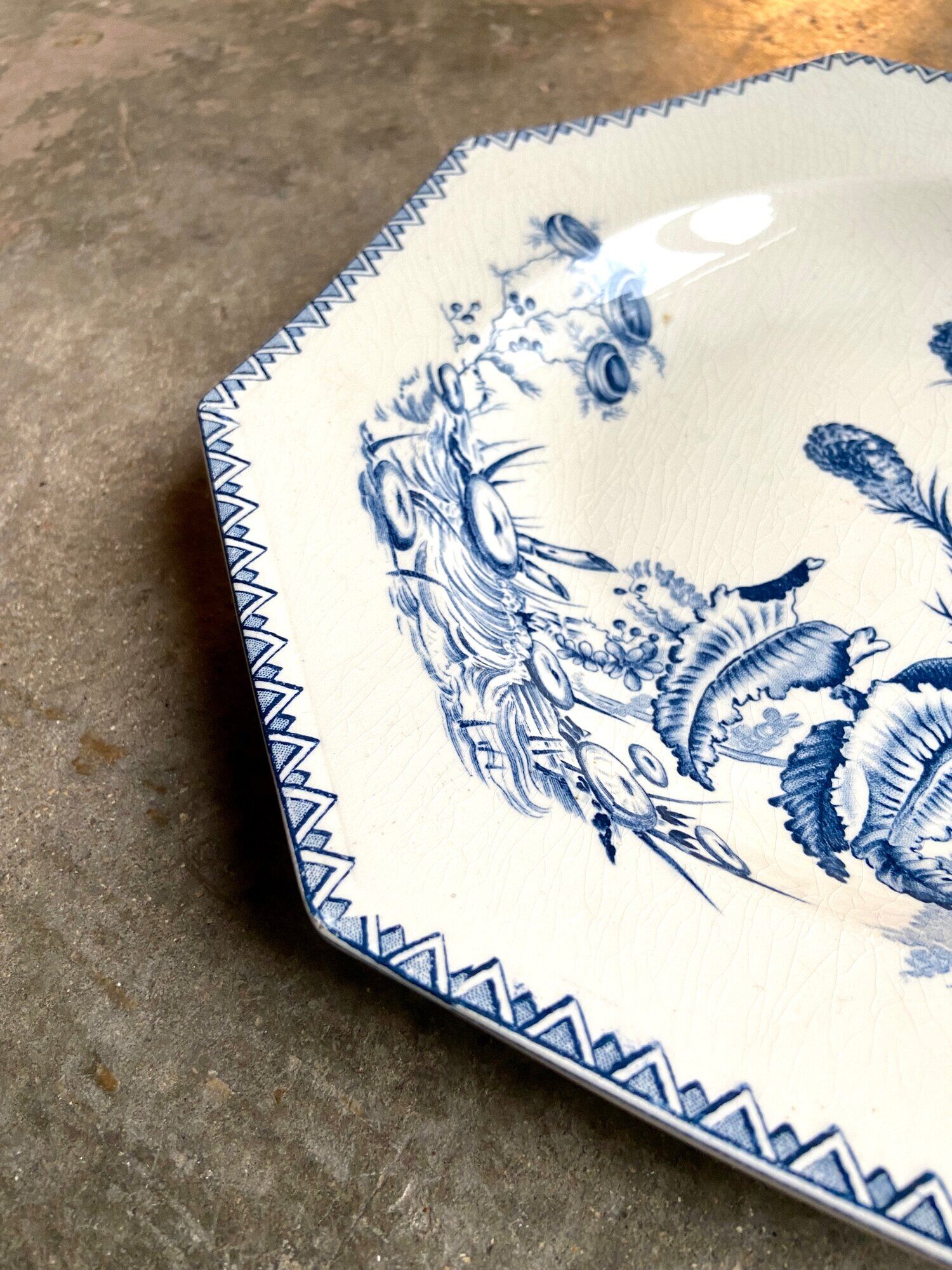 Octagonal hollow plate in white and blue iron earth, "Indiana" service