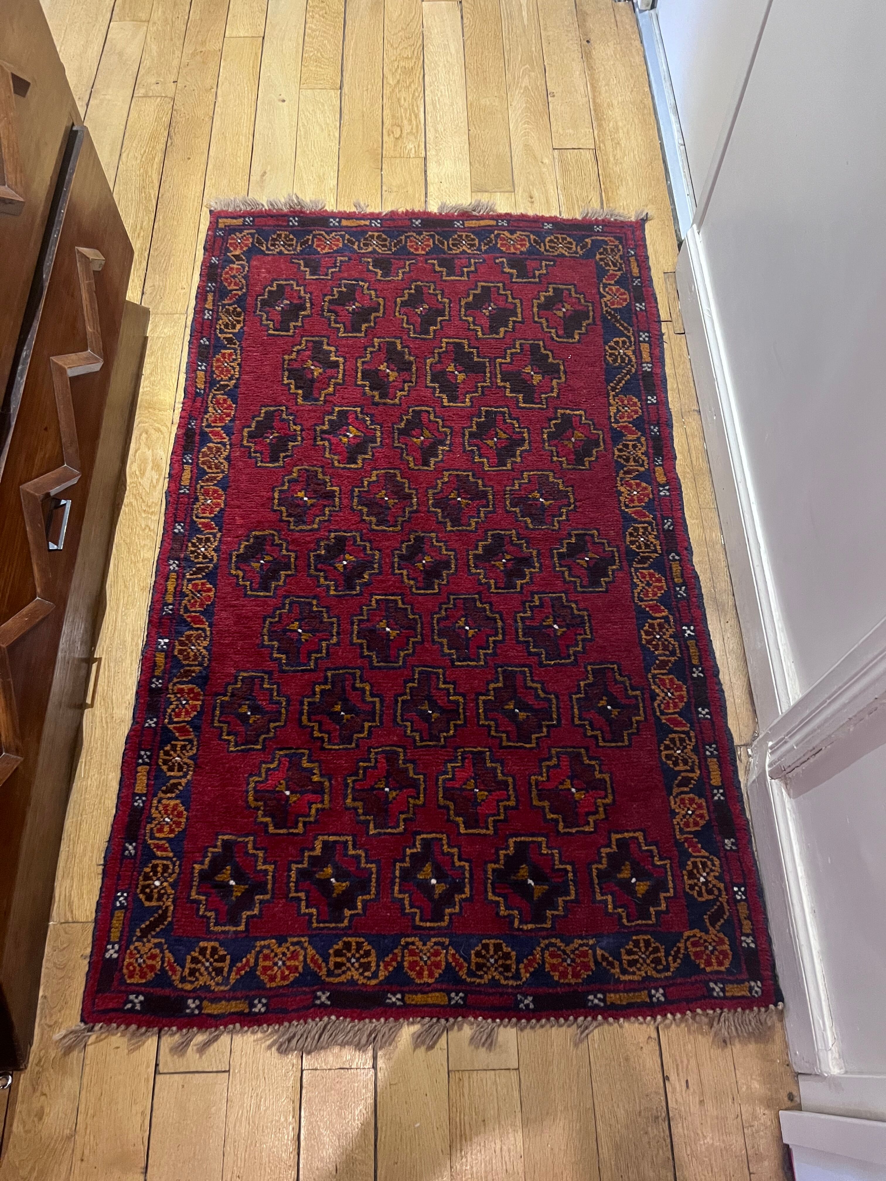 Oriental vintage carpet, 135x80 cm