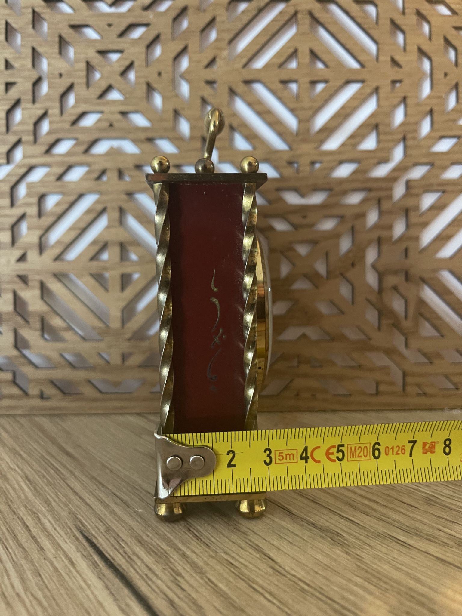 Old alarm clock to go back year 60 blessing west Germany in wood and metal