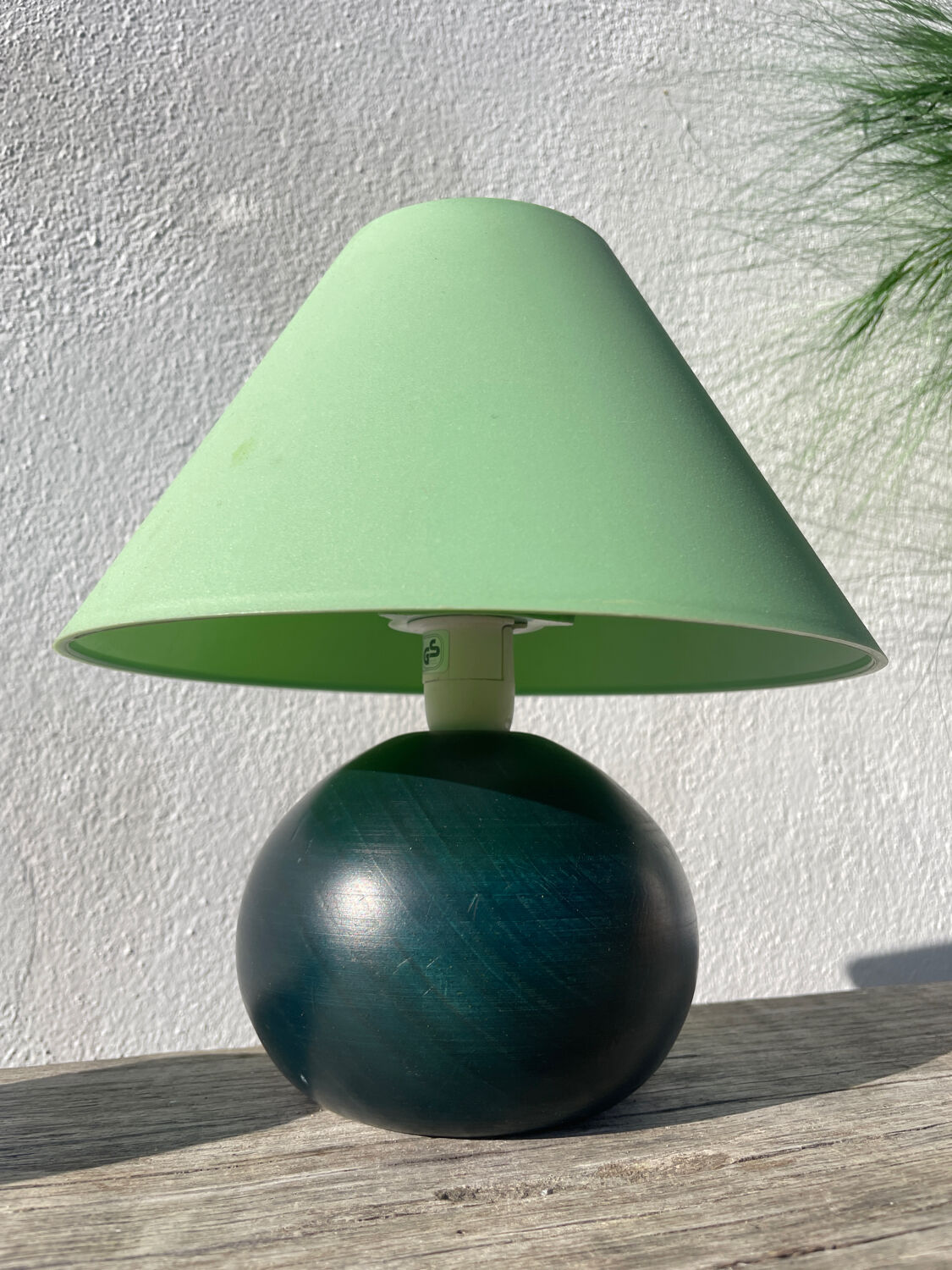 Green round wooden lamp l