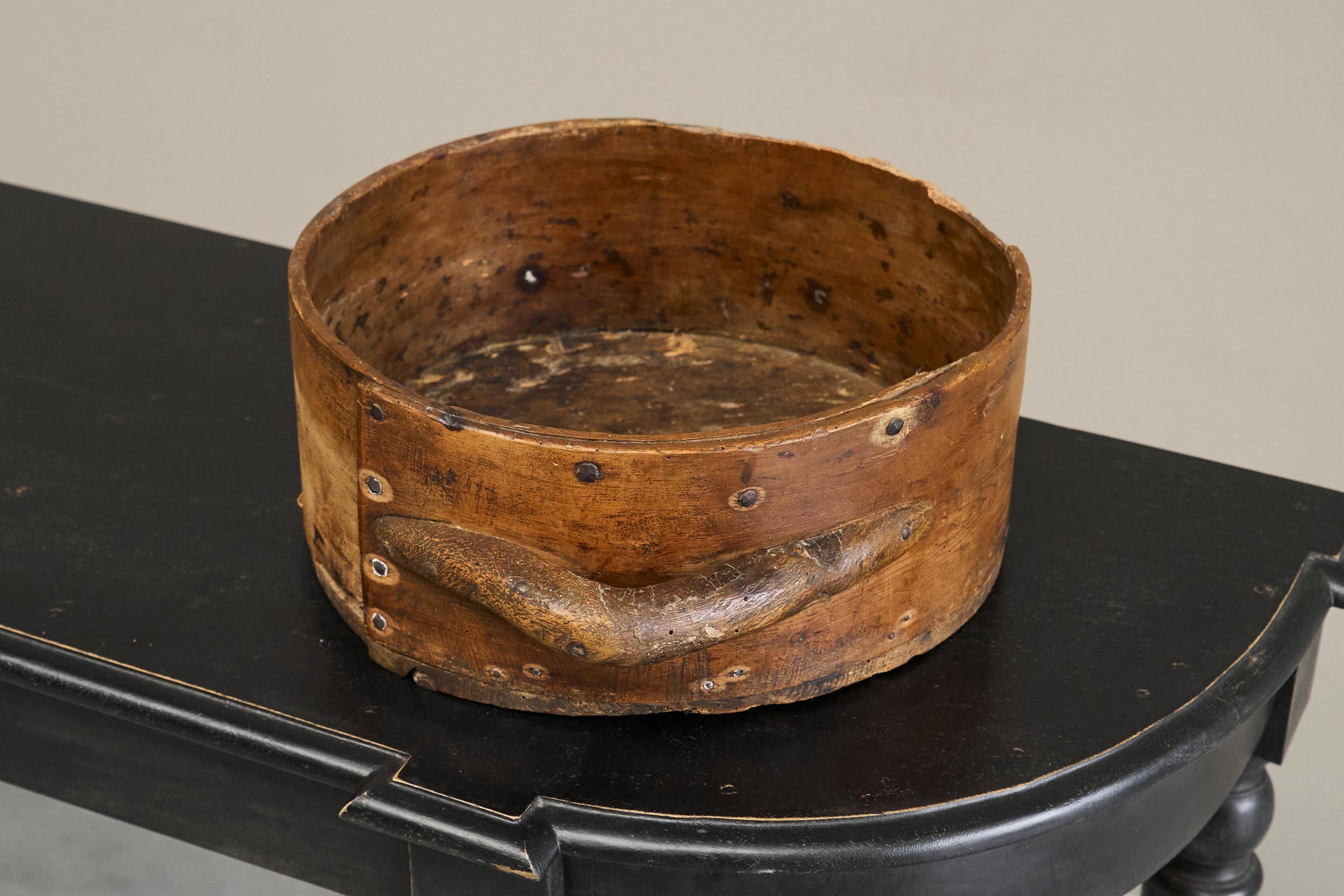 Wabi Sabi bowl in wood, 19th century
