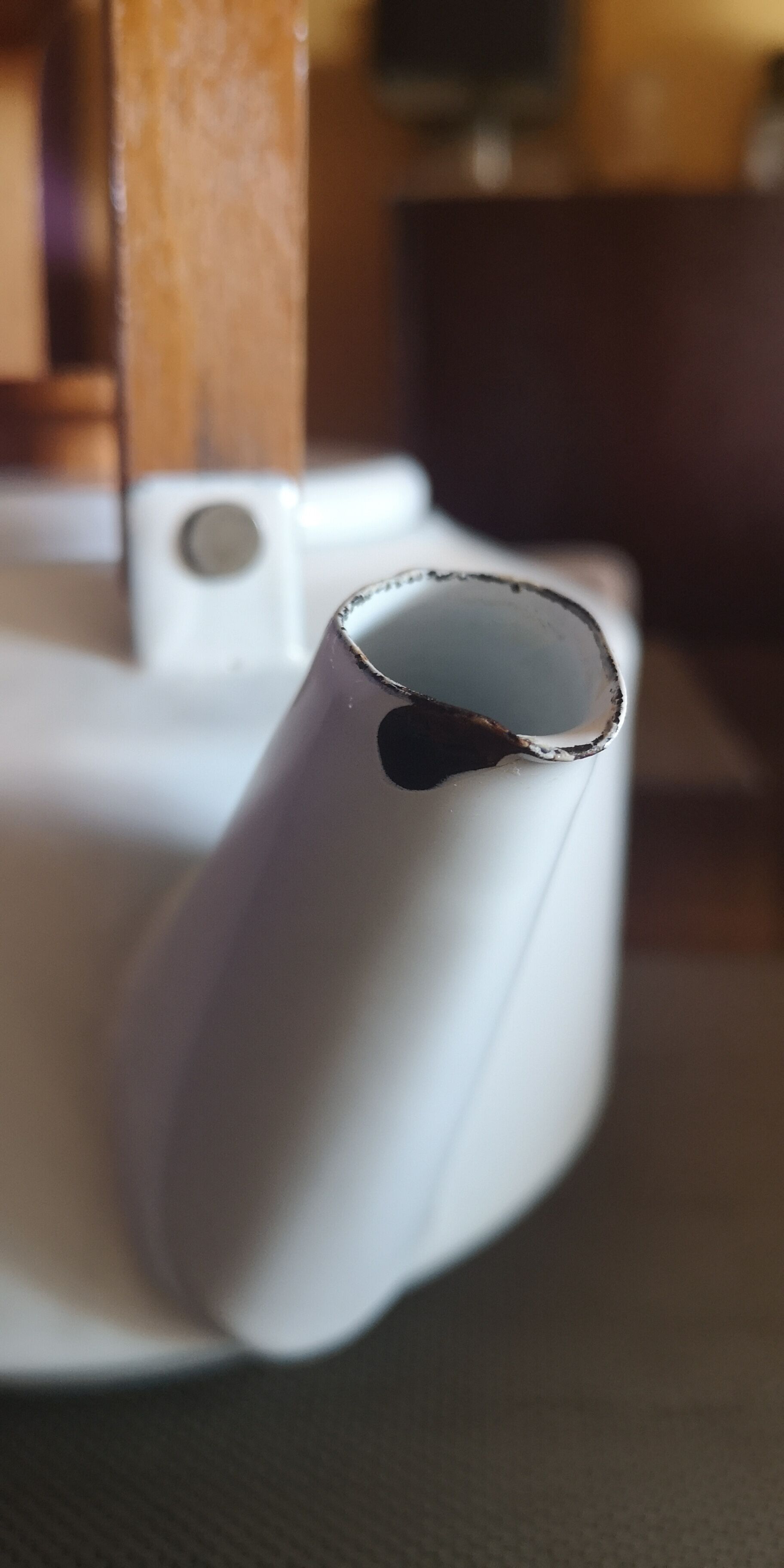 Théière scandinave métal émaillé blanc - Années 1970