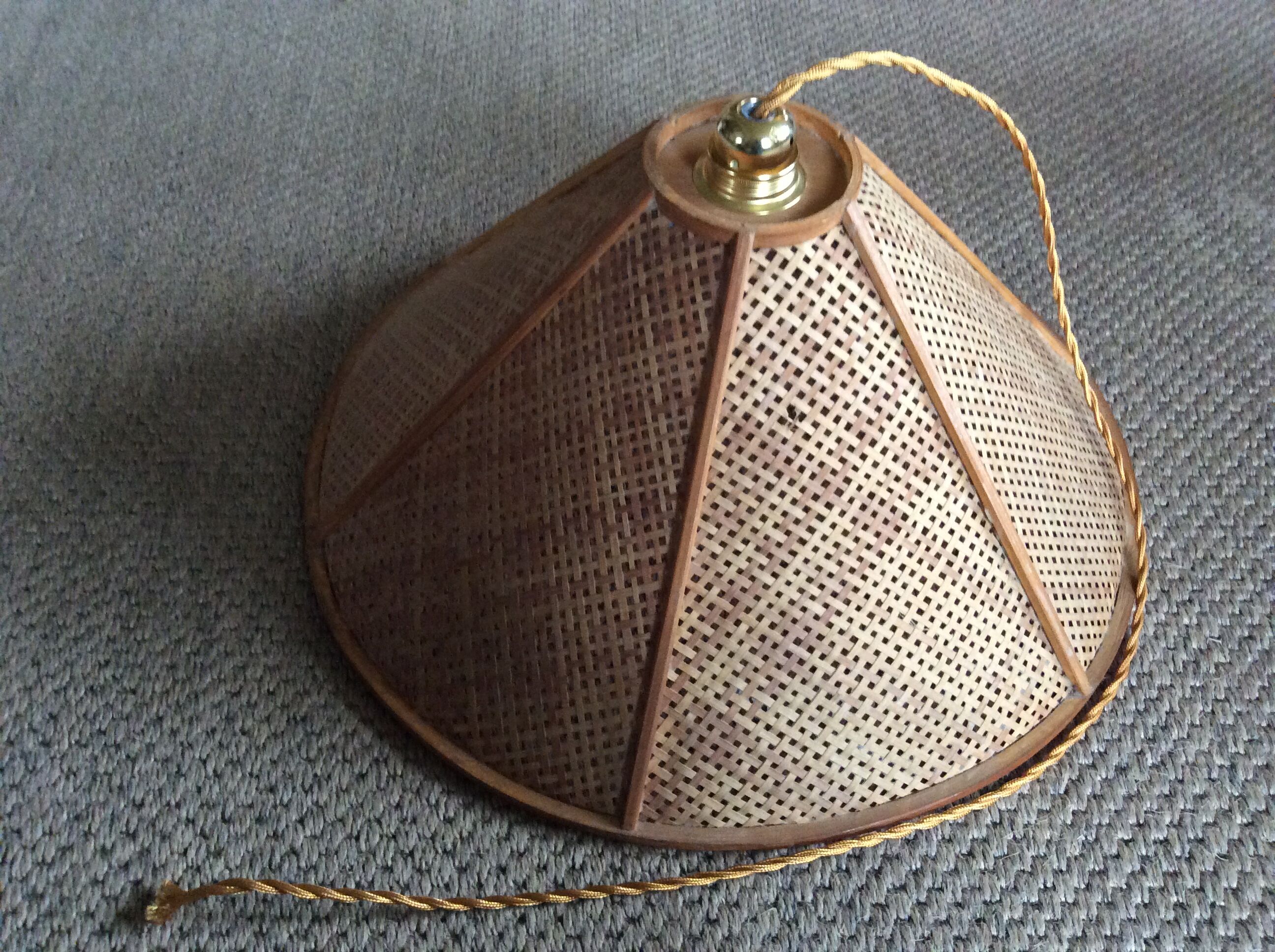Rattan suspension