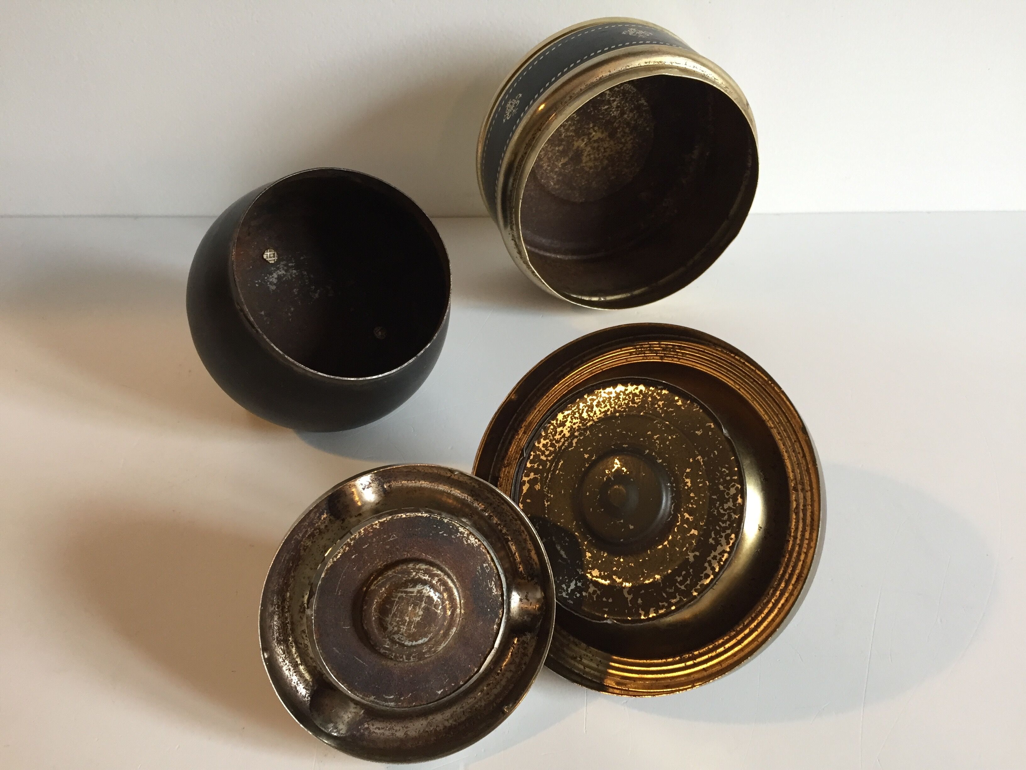 Set of 2 vintage mechanical ashtrays
