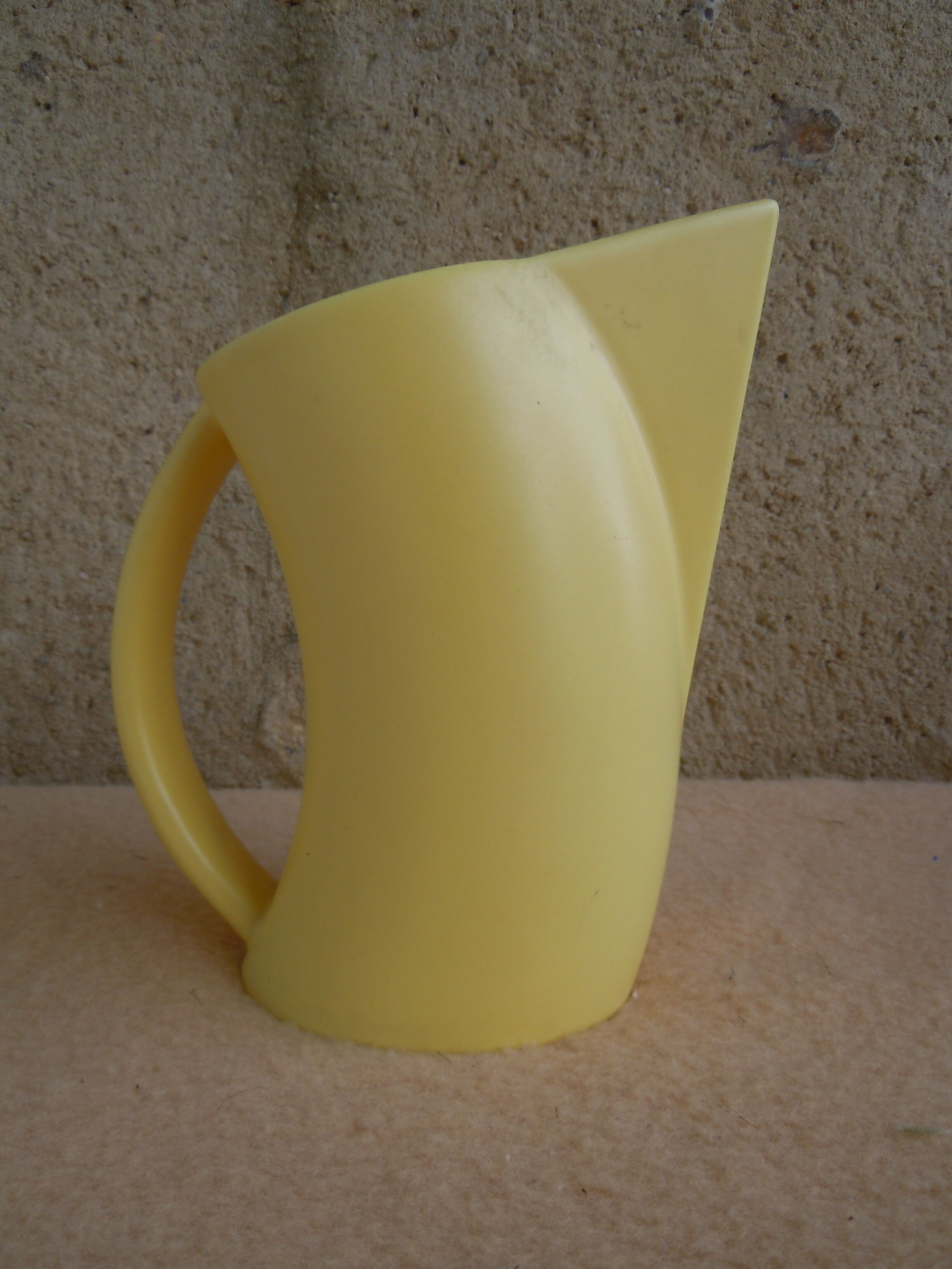 Pitcher vintage
