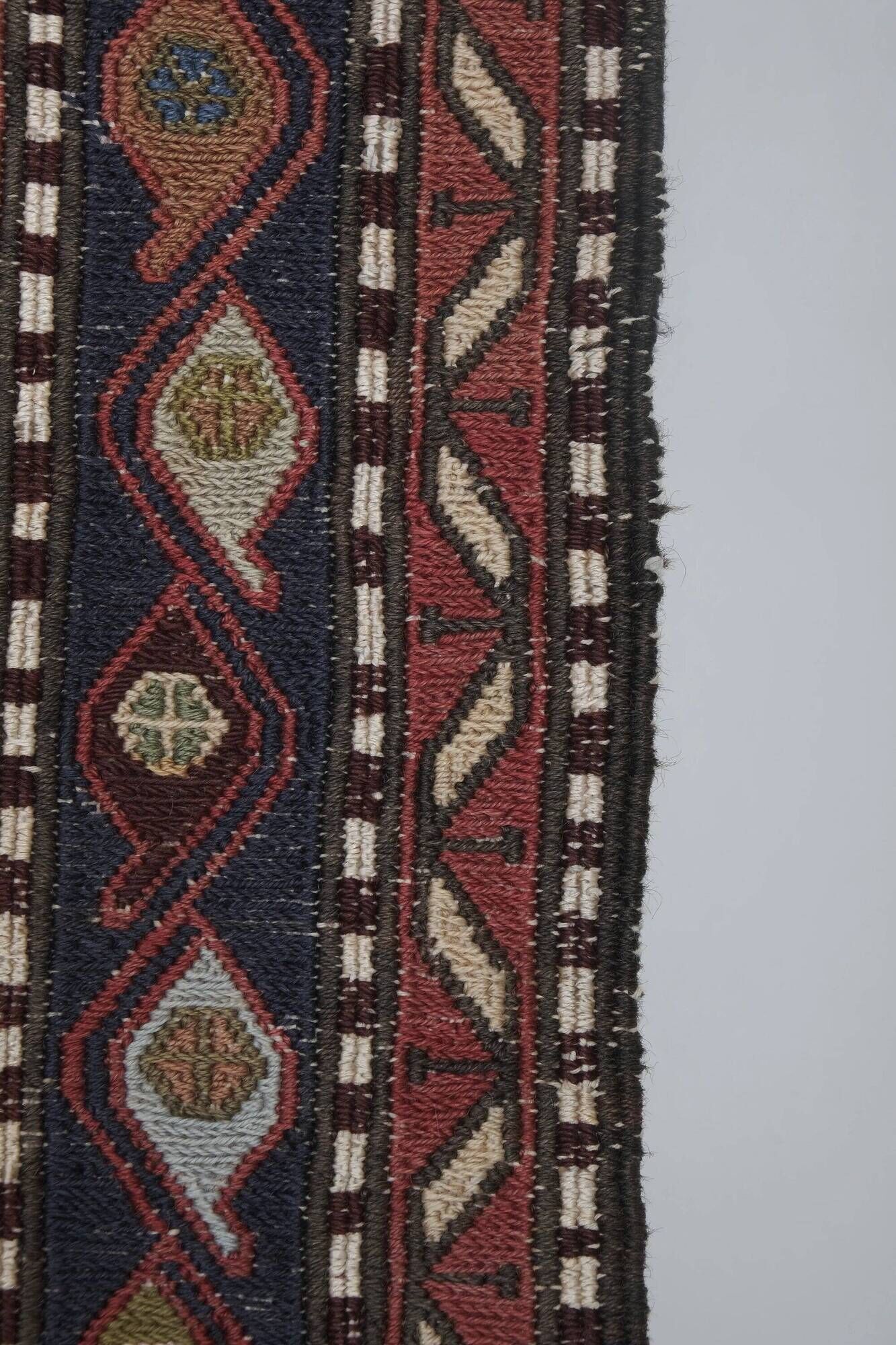 Vintage handmade Turkish rug 107x192 cm