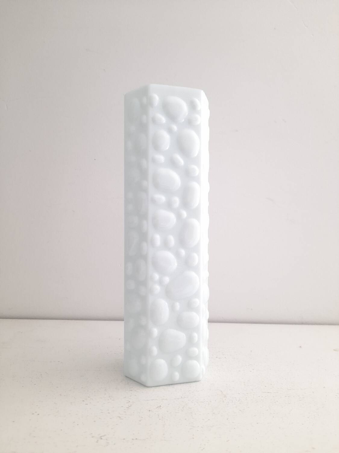 Vase Space Age en verre opalin décoré de bulles