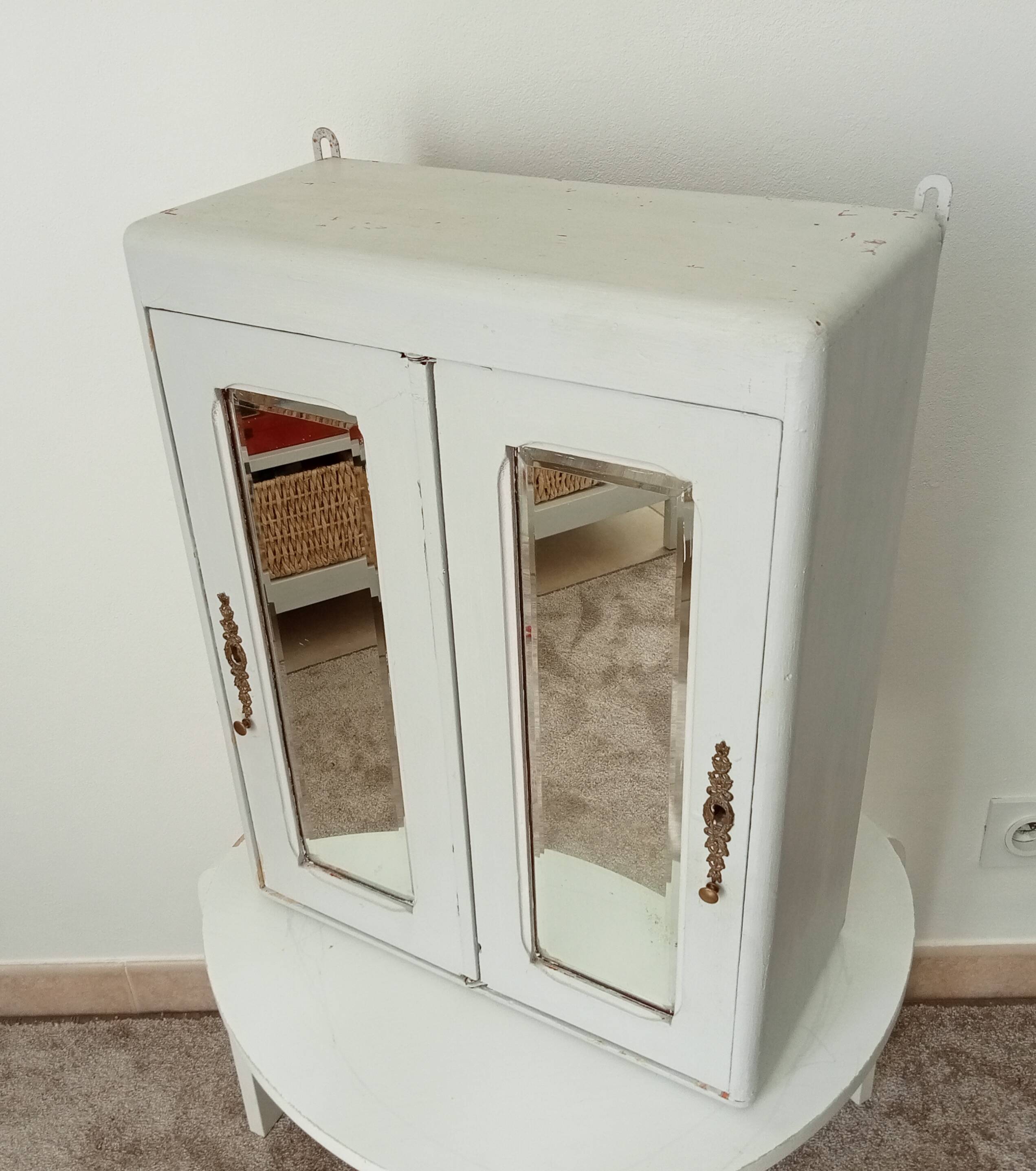 Art deco medicine cabinet from the 40s/50s