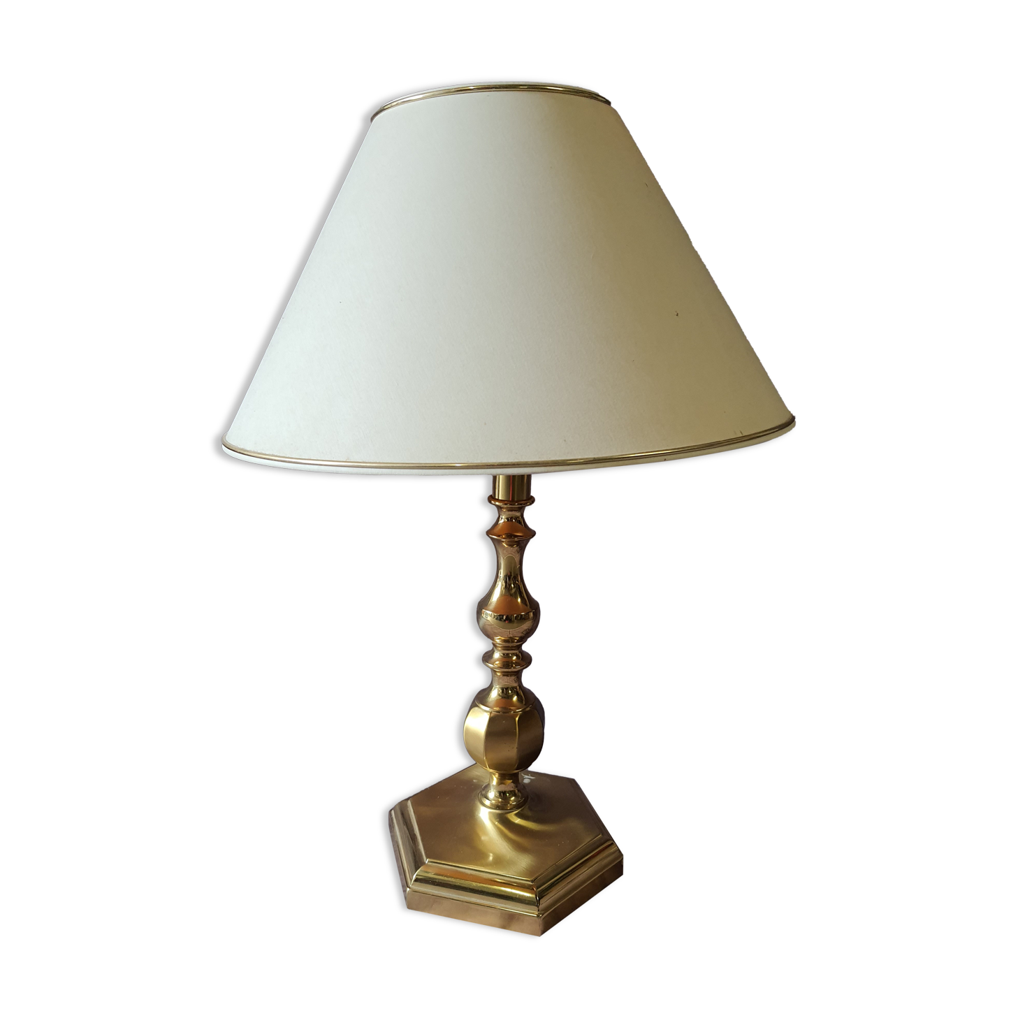 Table lamp
