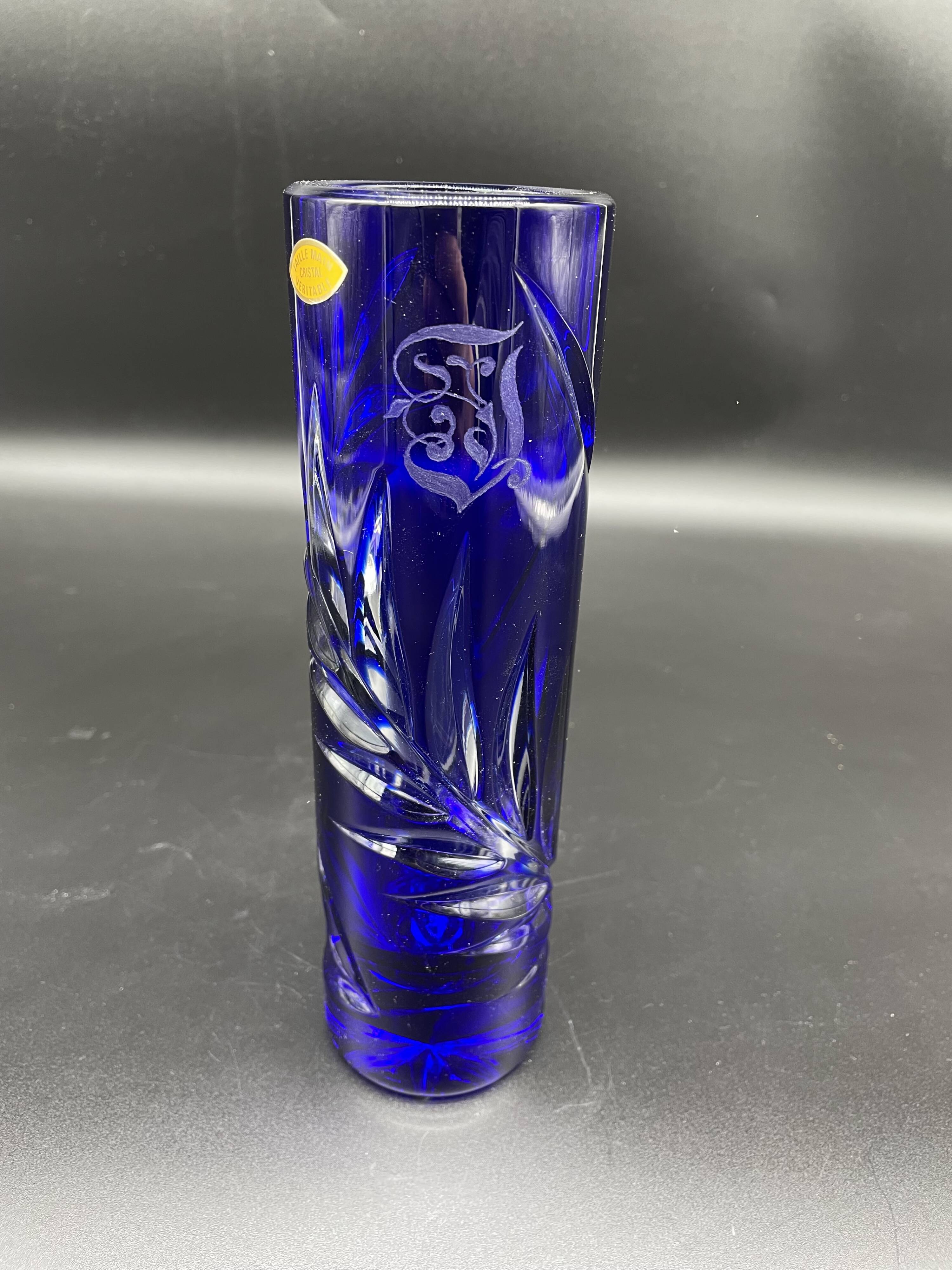 Soliflore vase, tubular, blue crystal, foliage decoration, encrypted, label, hand cut, flowers
