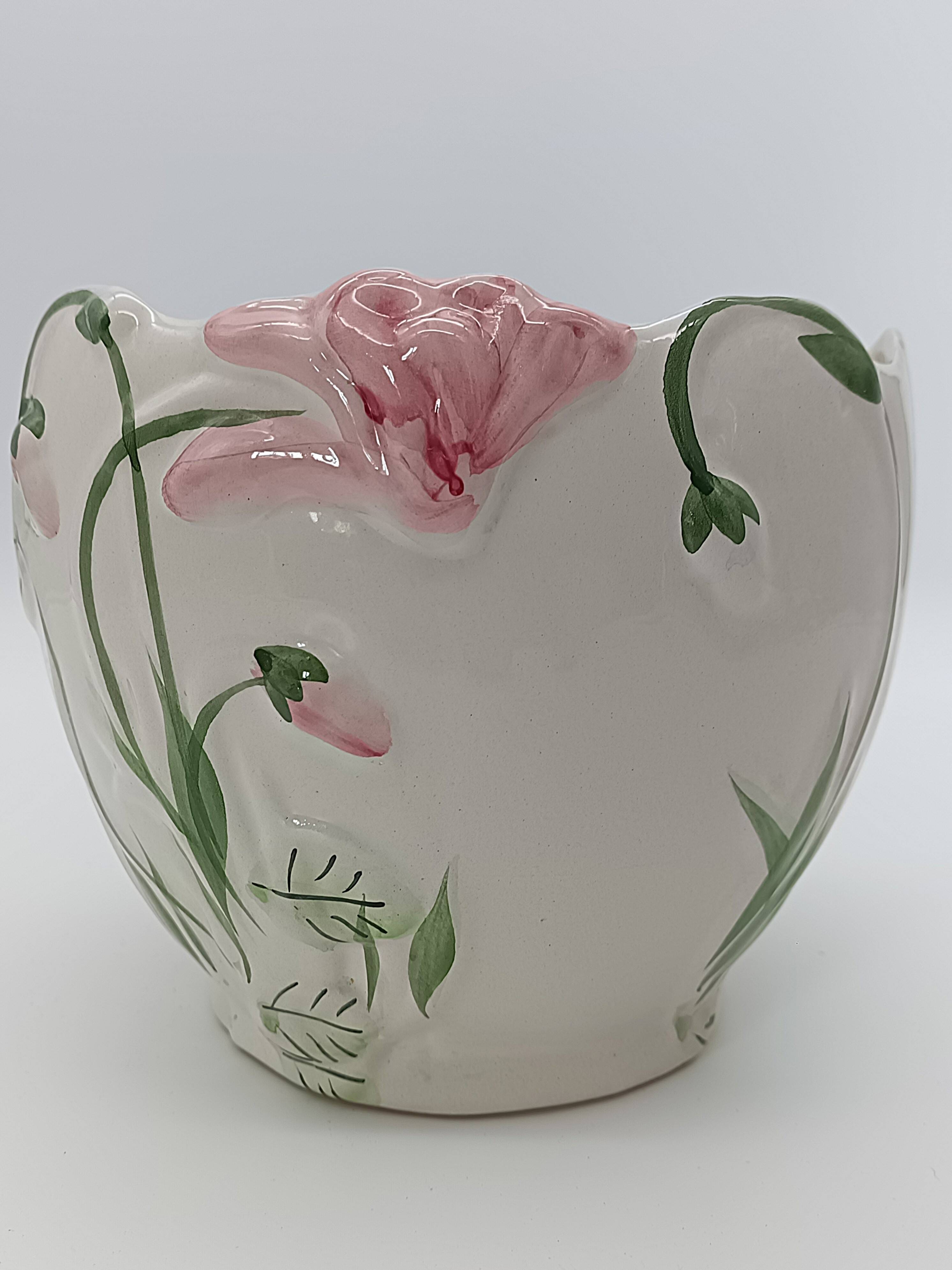 Vintage ceramic cache-pot with floral relief (Barbotine) – Ø 20 cm