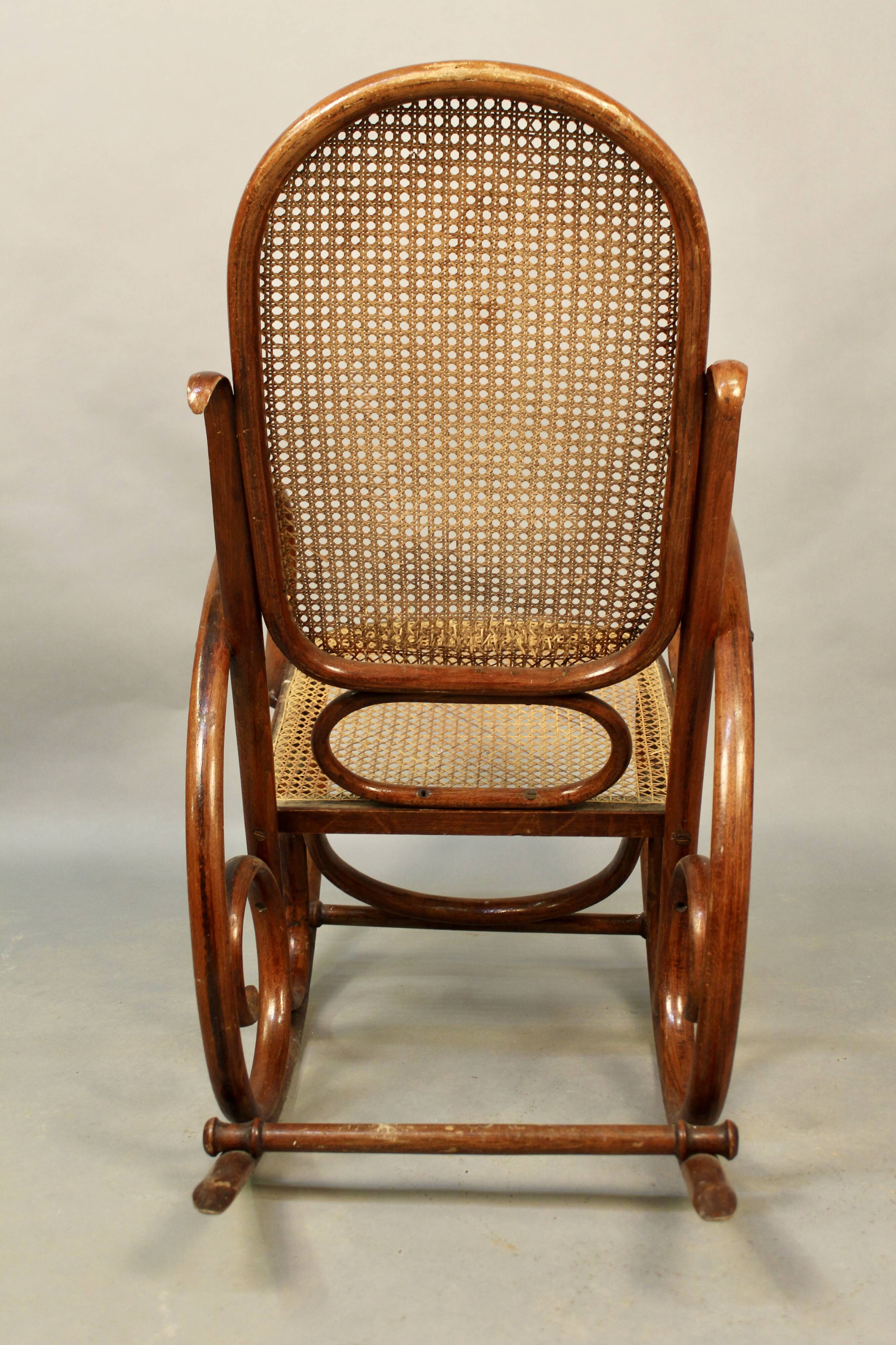 Rocking chair in curved wood