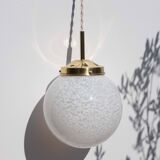 Clichy glass ball suspension