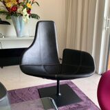 Fjord Moroso armchair with its pouf, design Patricia Urquiola 2002, steel and smooth black leather