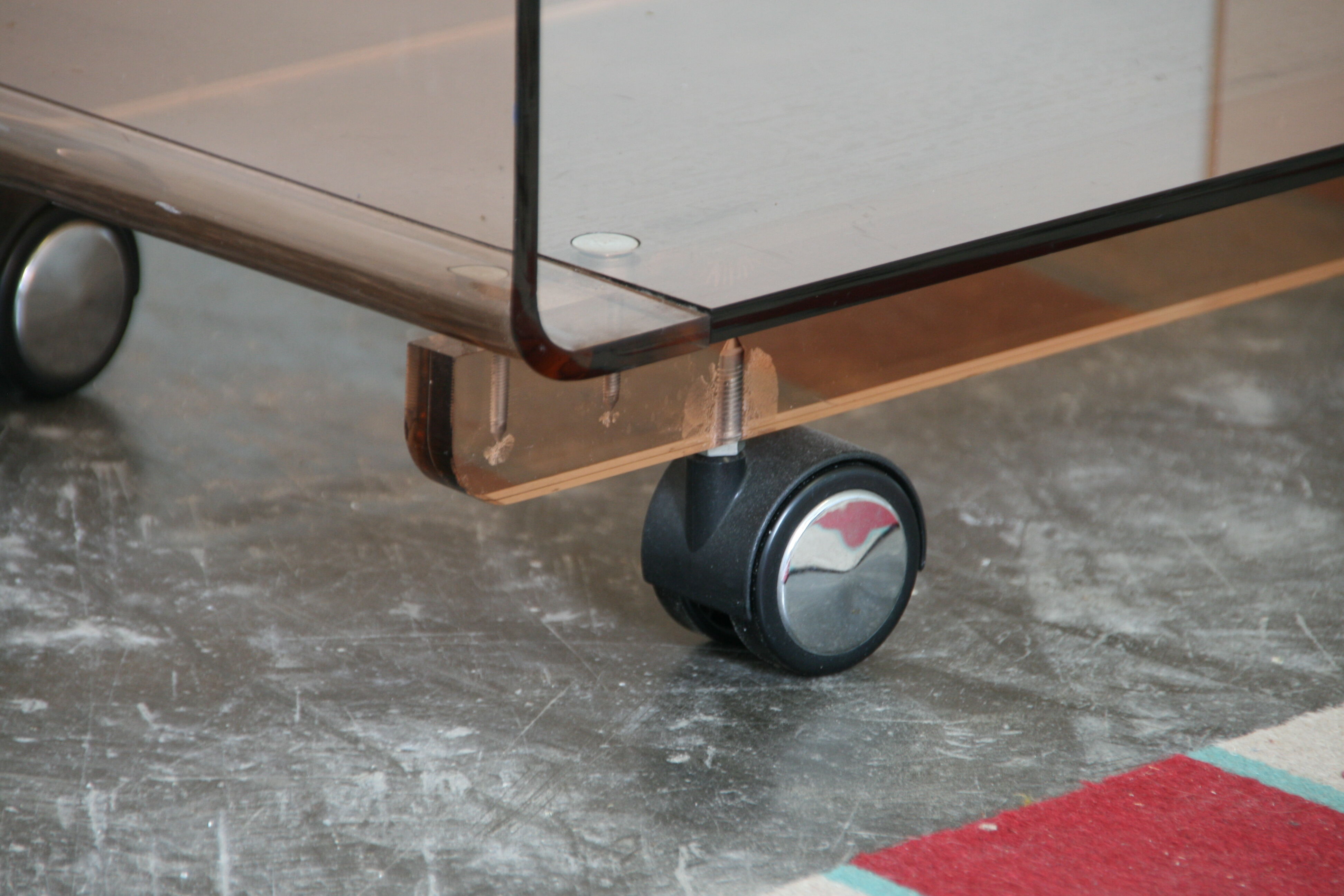 Vintage plexiglas tv/hifi unit