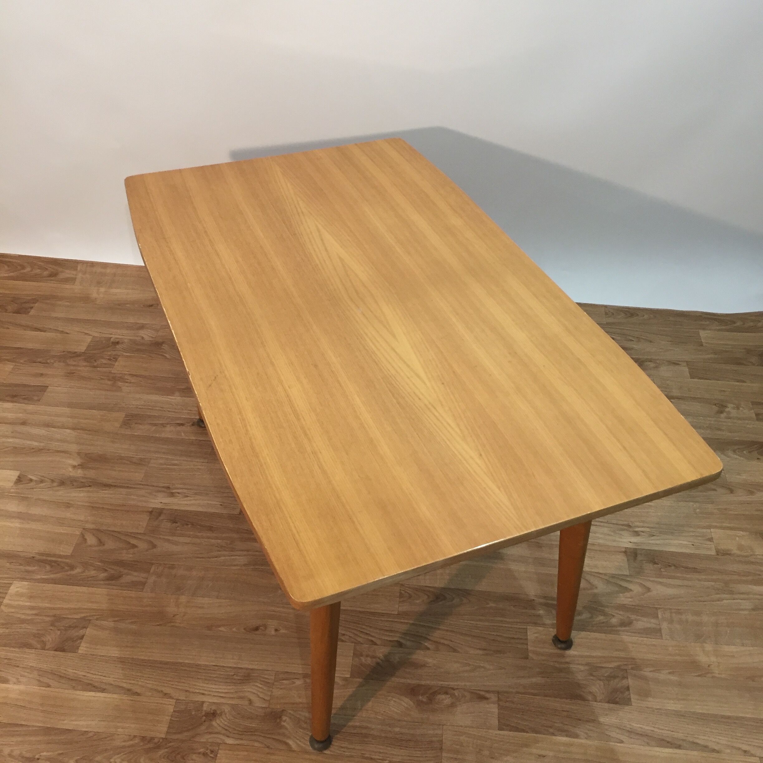 Table goes up and down 60s