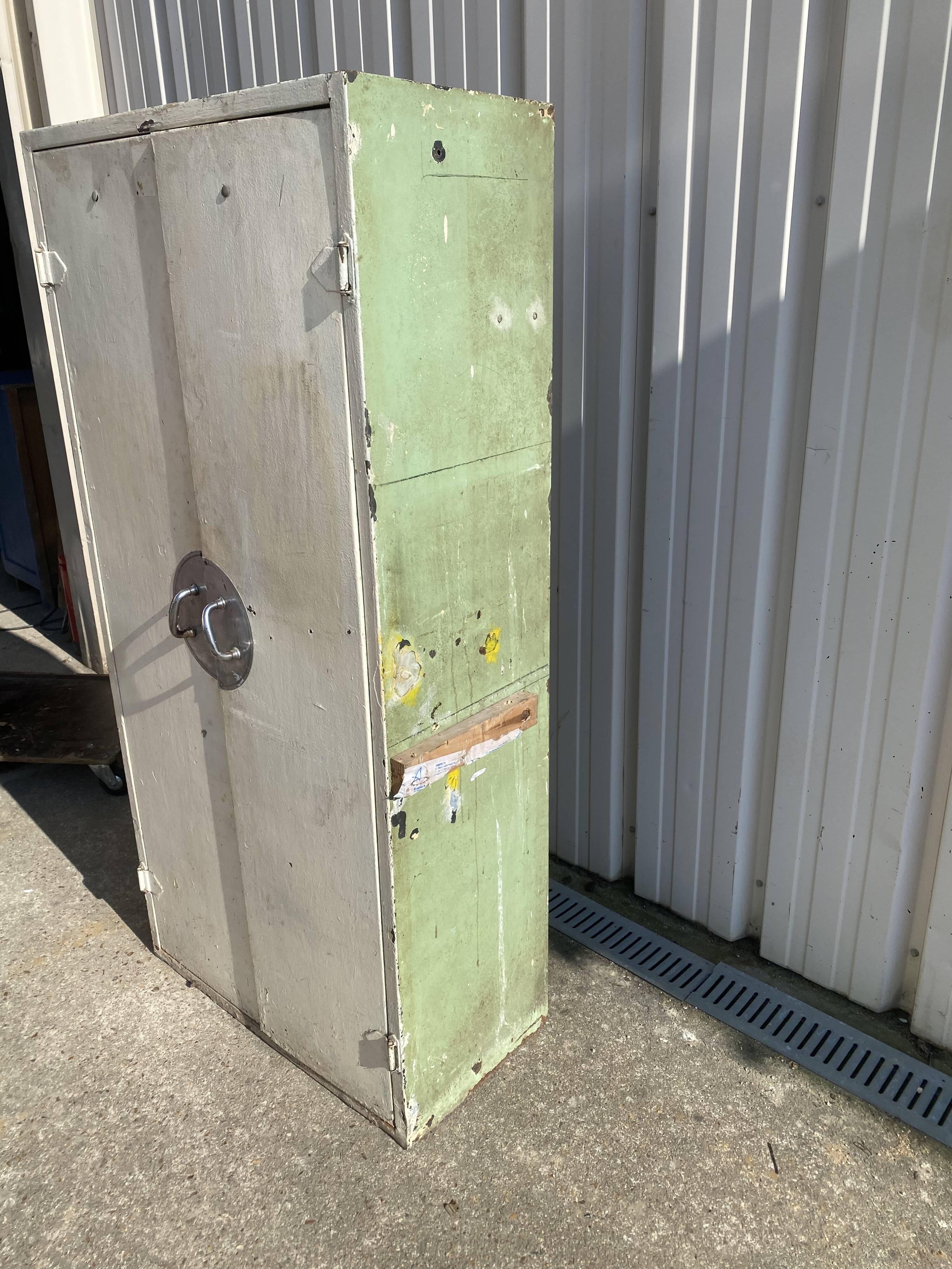 Industrial cabinet