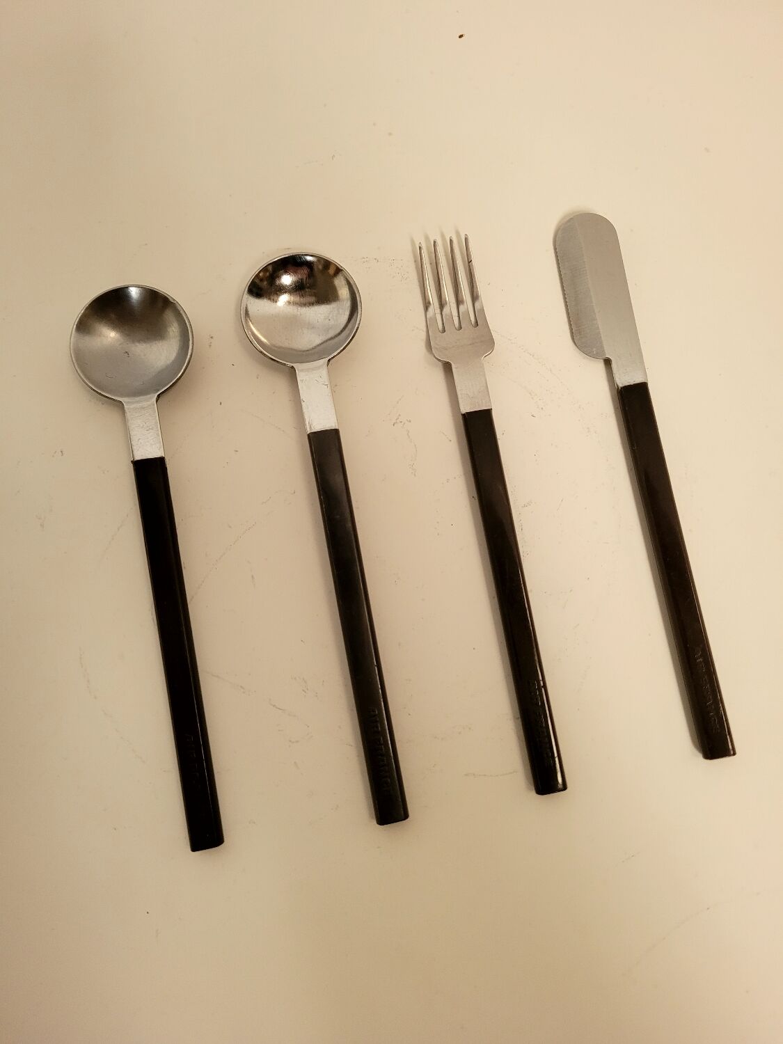 Ensemble de 4 couverts Raymond Loewy pour Air france