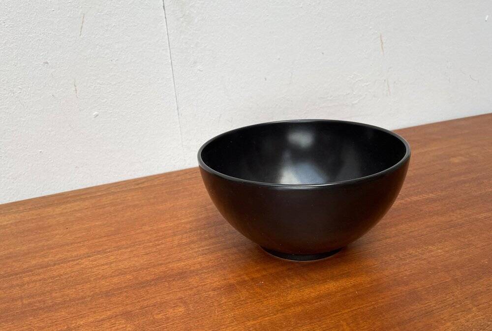 Mid-century German minimalist ceramic bowl by Wächtersbach, 1960s.