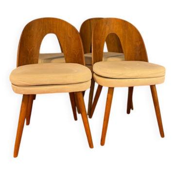 Ensemble de 4 chaises des années 60 en hêtre et tissu beige/marron par Antonín Šuman.