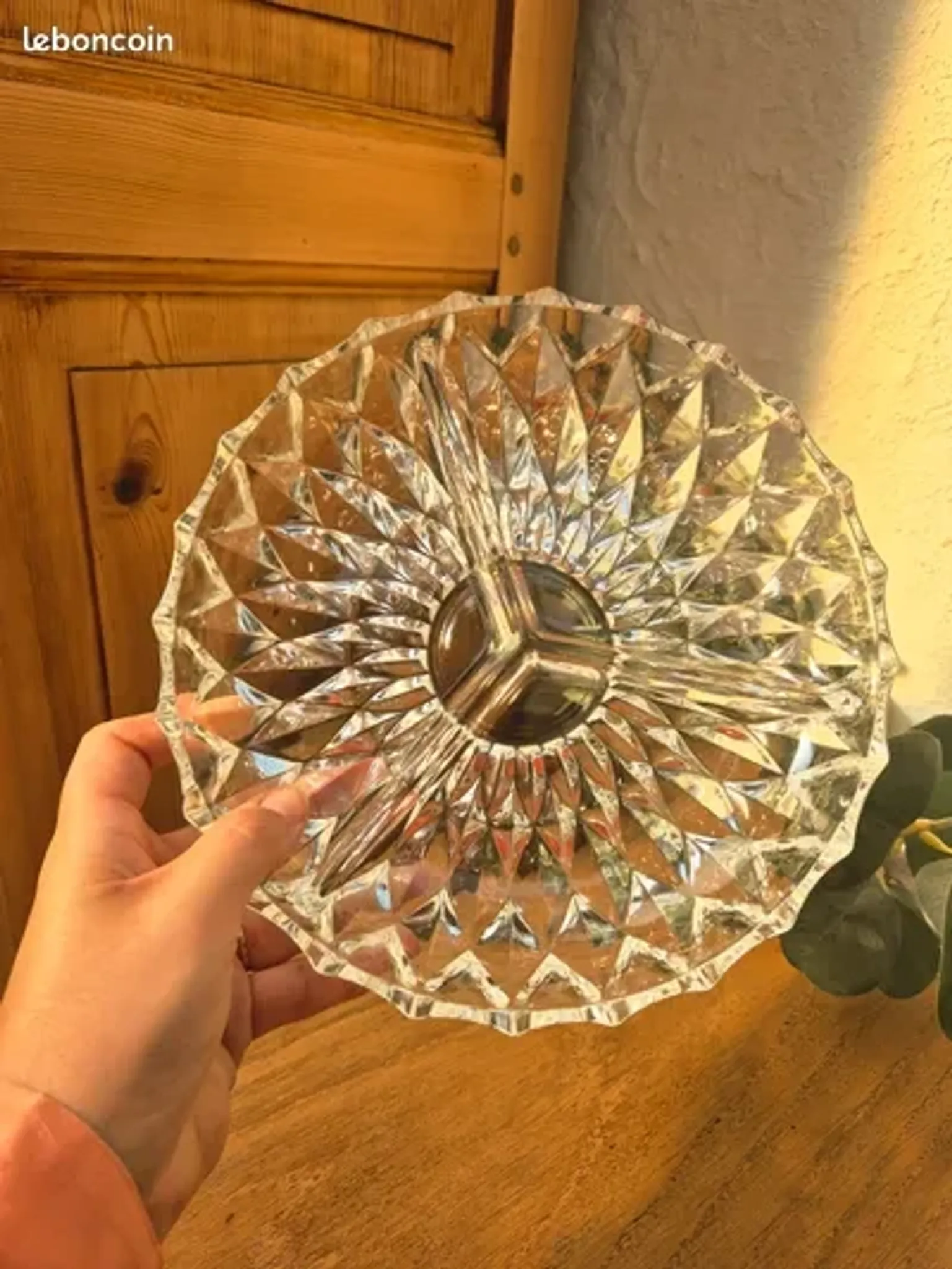 Vintage compartmentalised plate