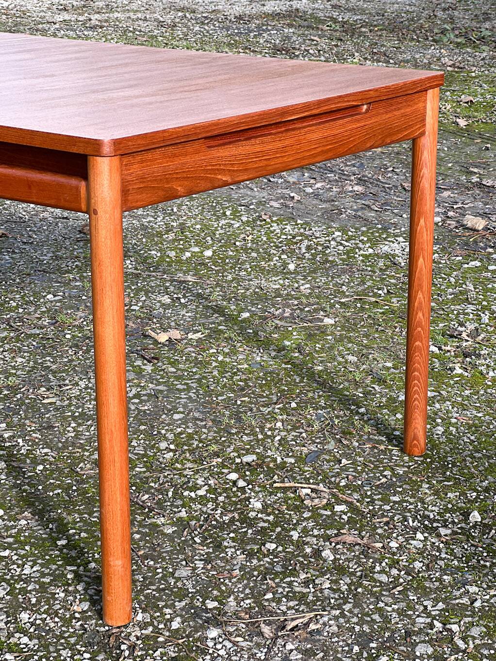 Grande table à manger à rallonge par McIntosh