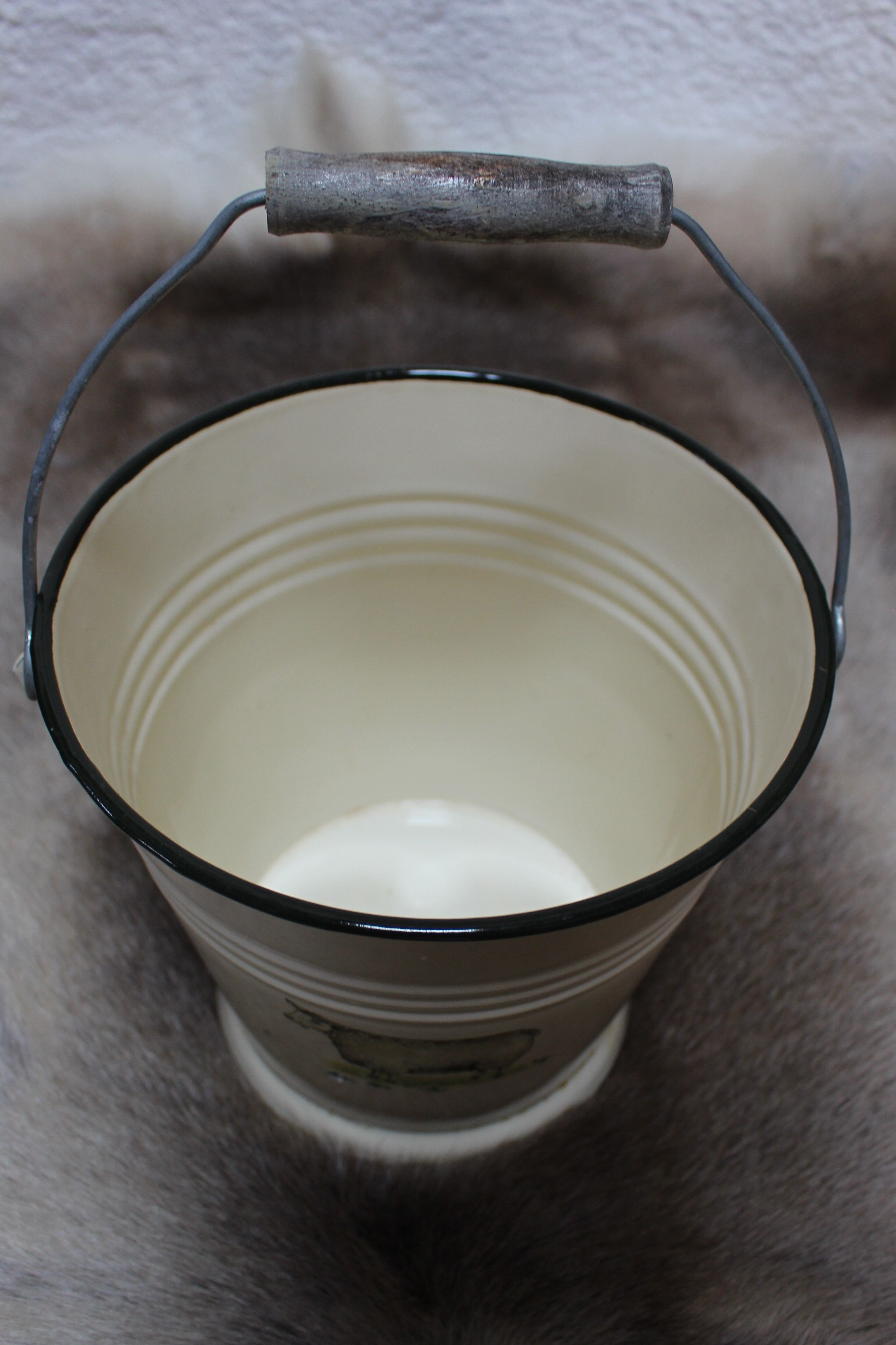 "Mouton" enamelled sheet metal bucket