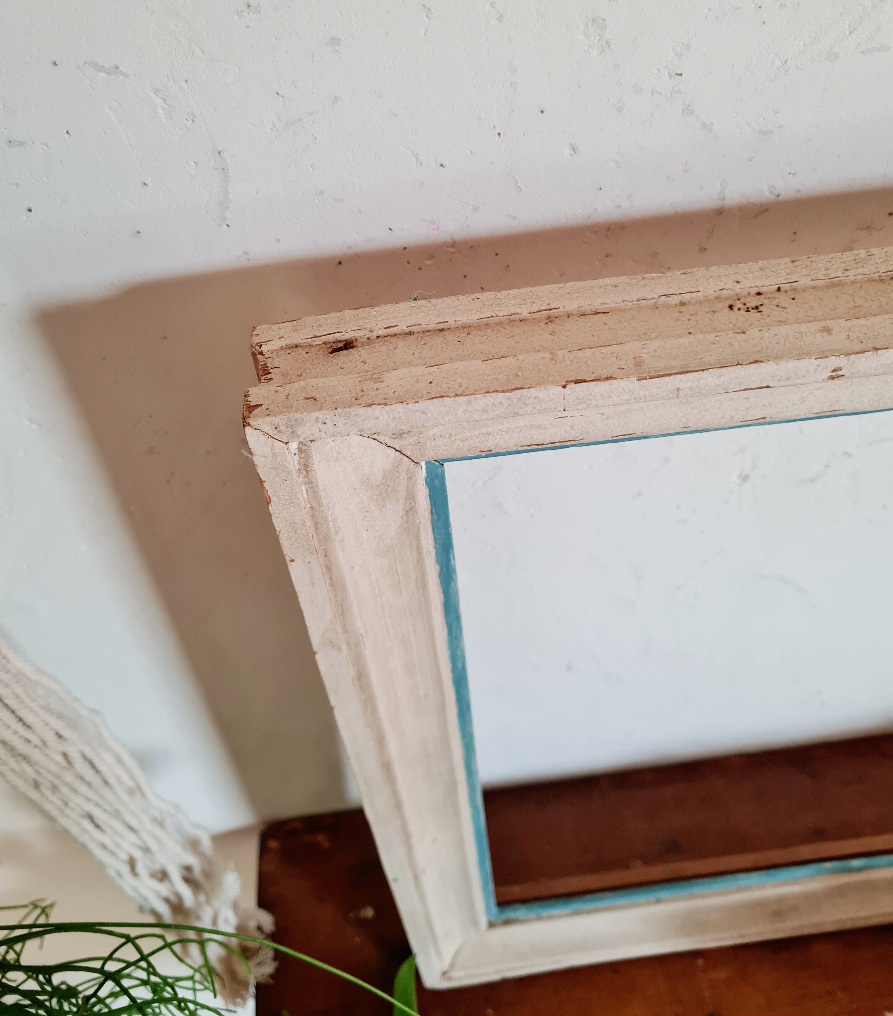 Old frame in white and blue wood