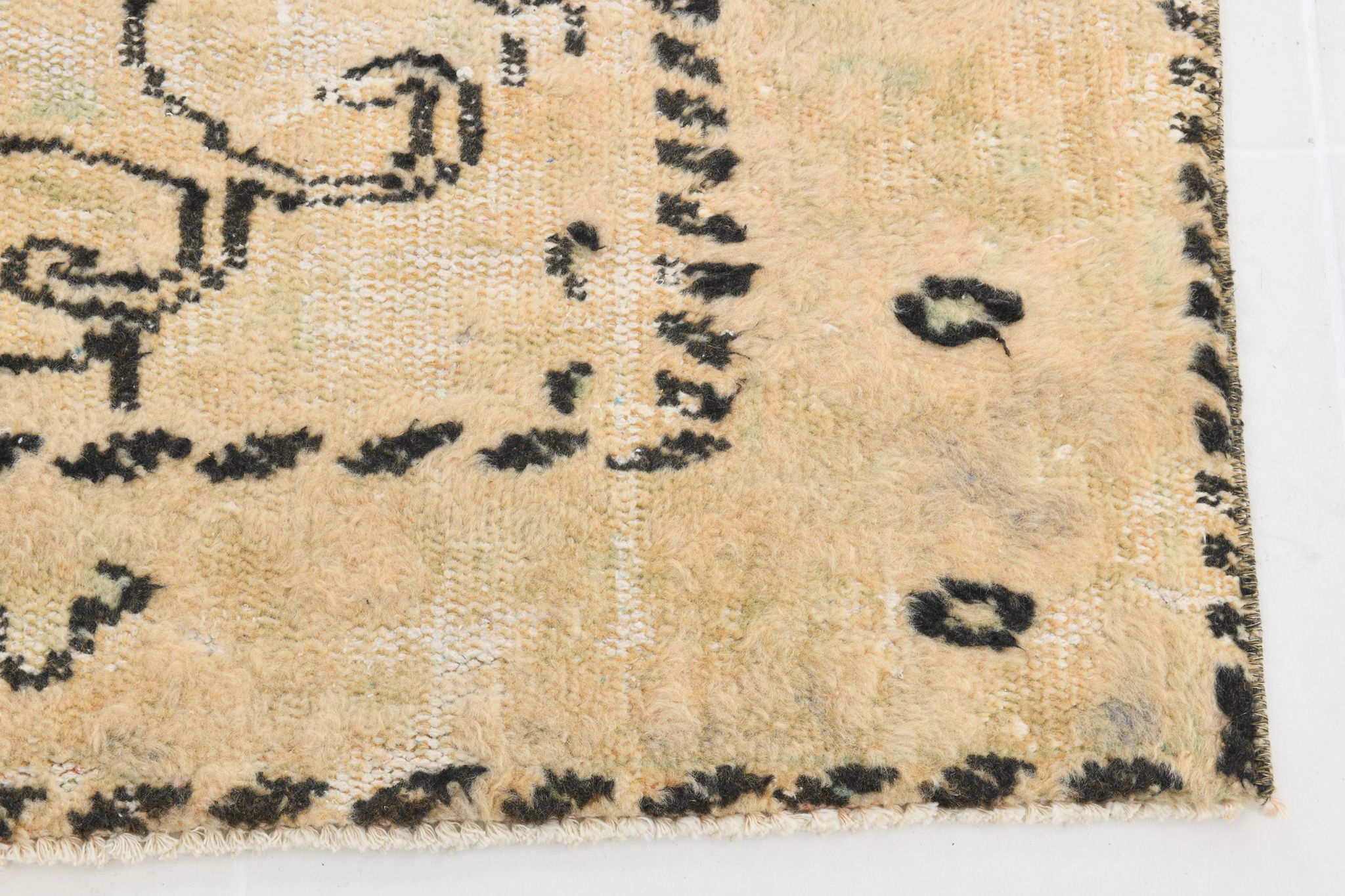 5x8 beige tones wool classic vintage rug 253x166cm