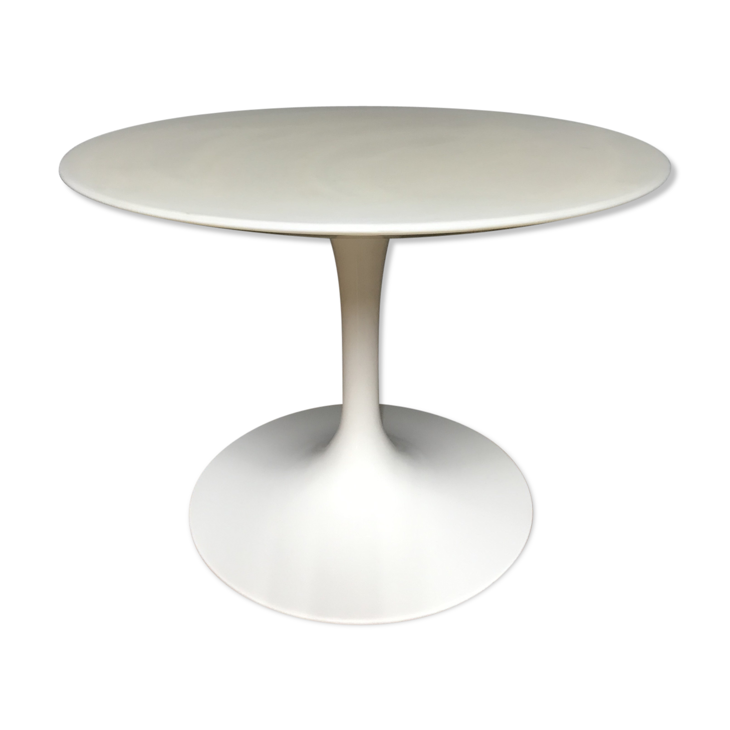 Knoll pedestal table with plain white marble top