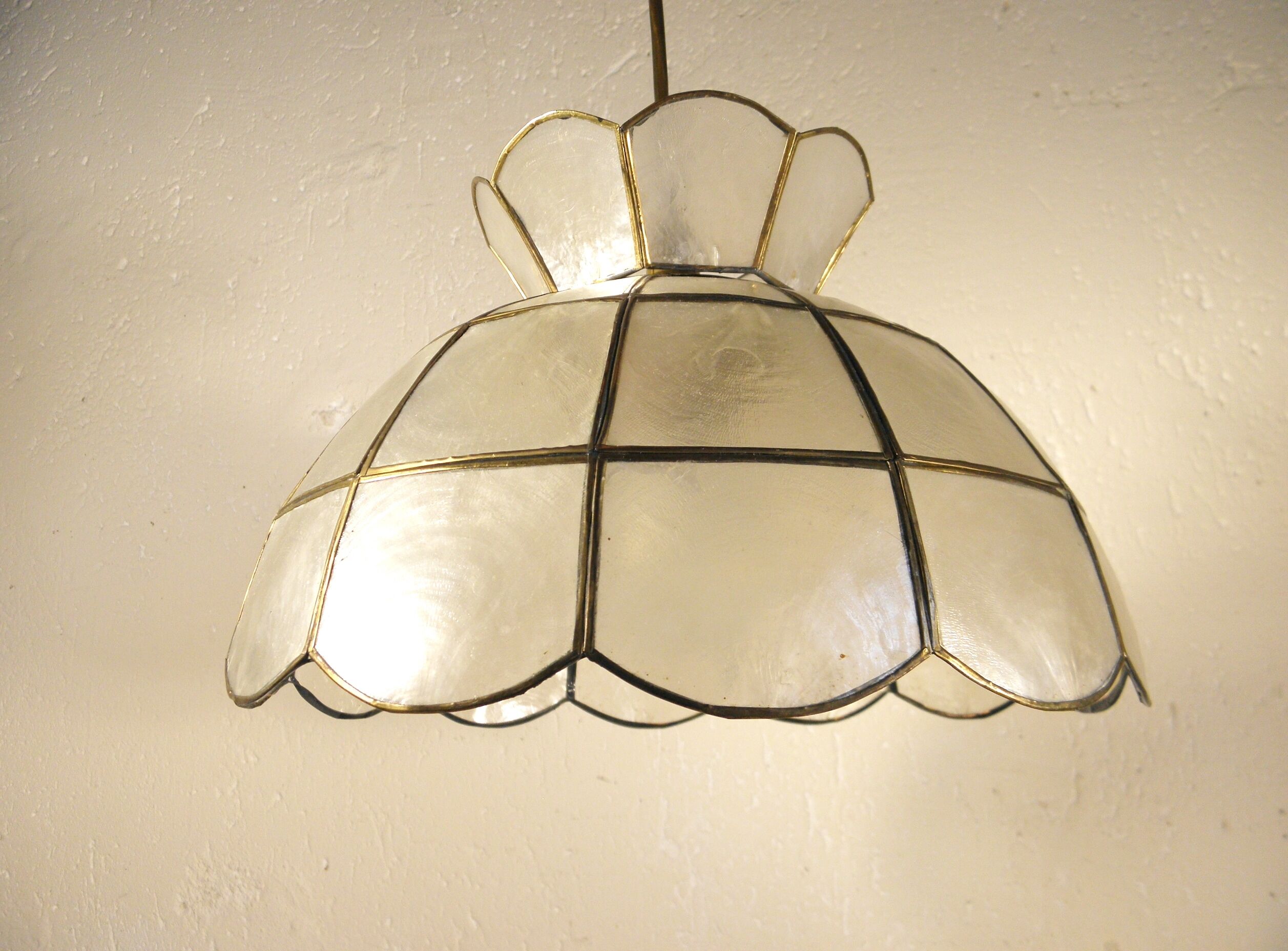 Mother-of-pearl and brass suspension 1970