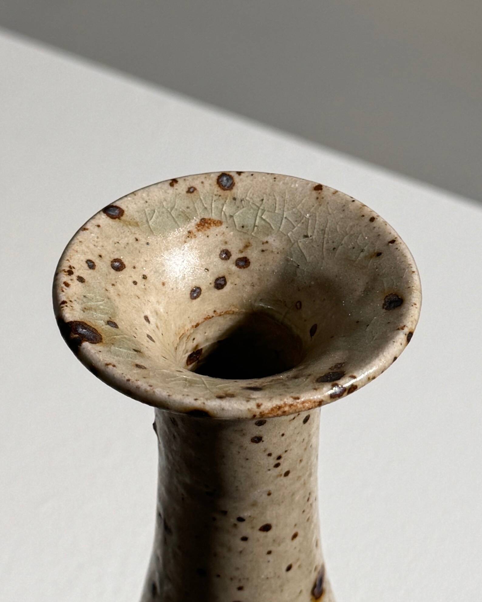 Stoneware soliflore vase