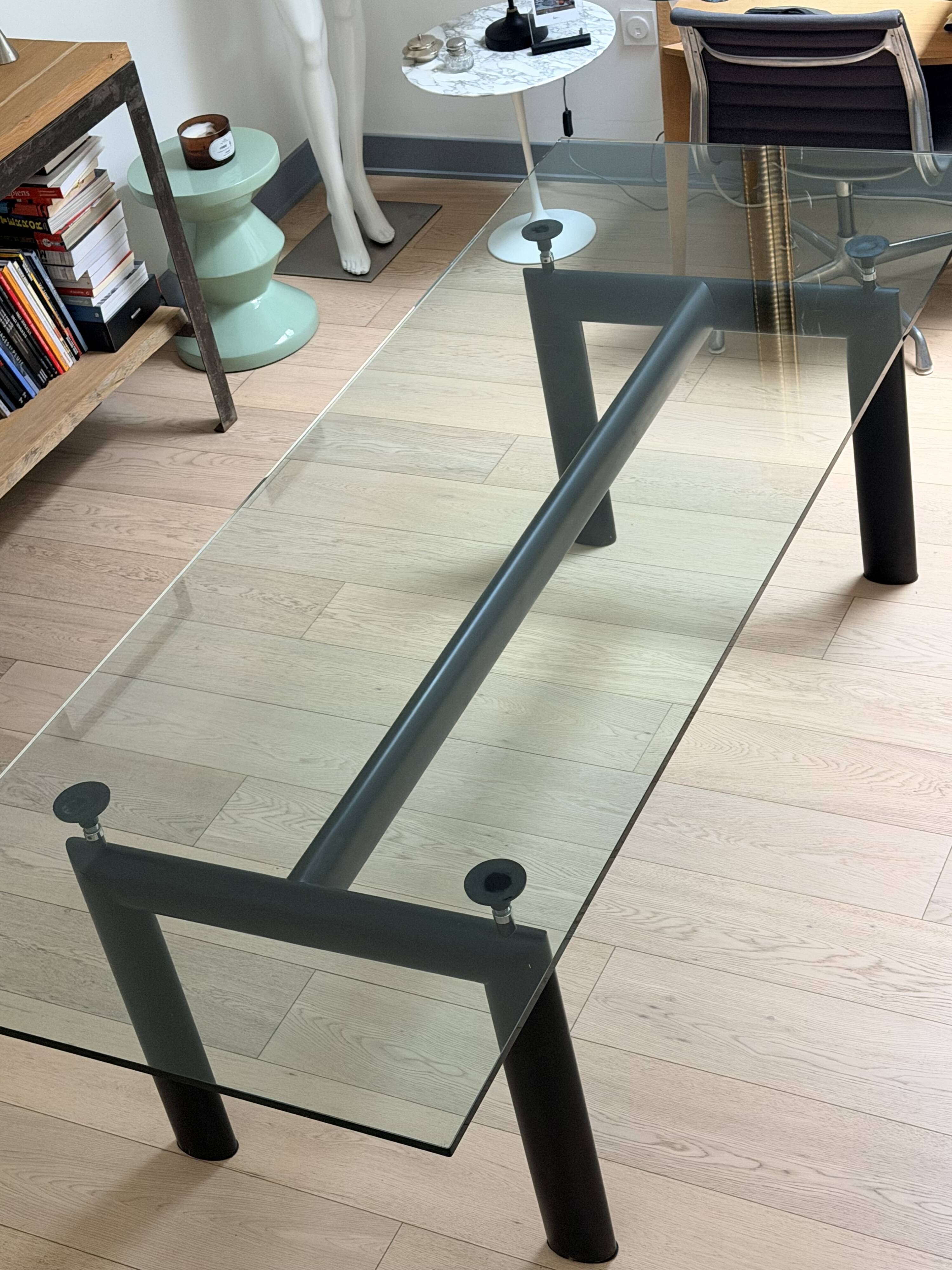 Table LC6 Le Corbusier