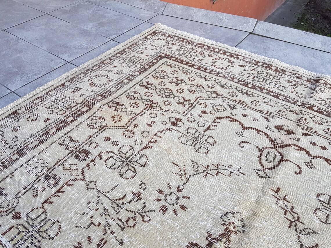 Beige Anatolian Oushak Rug sku v766